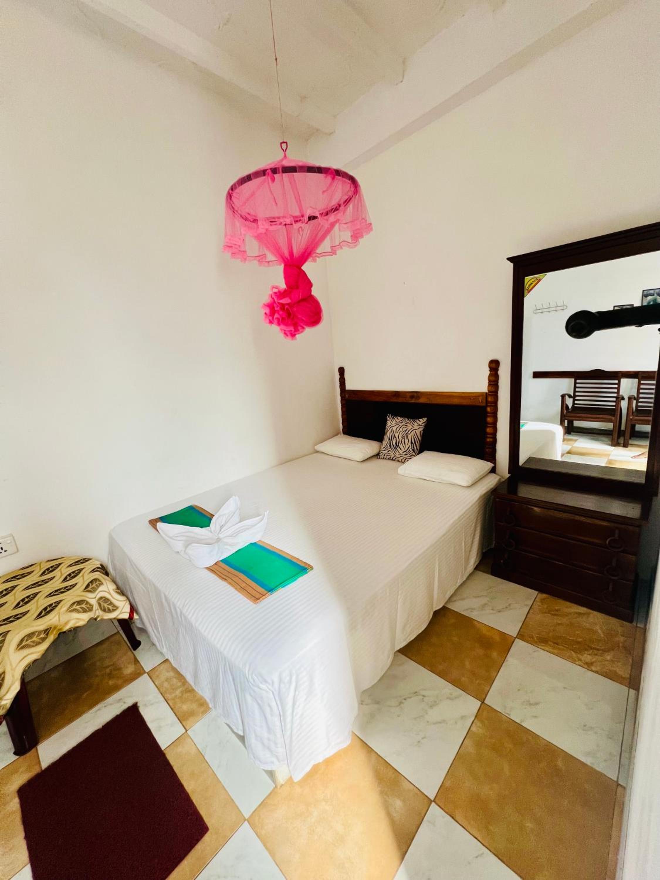 Standard Double Room - Photo 4