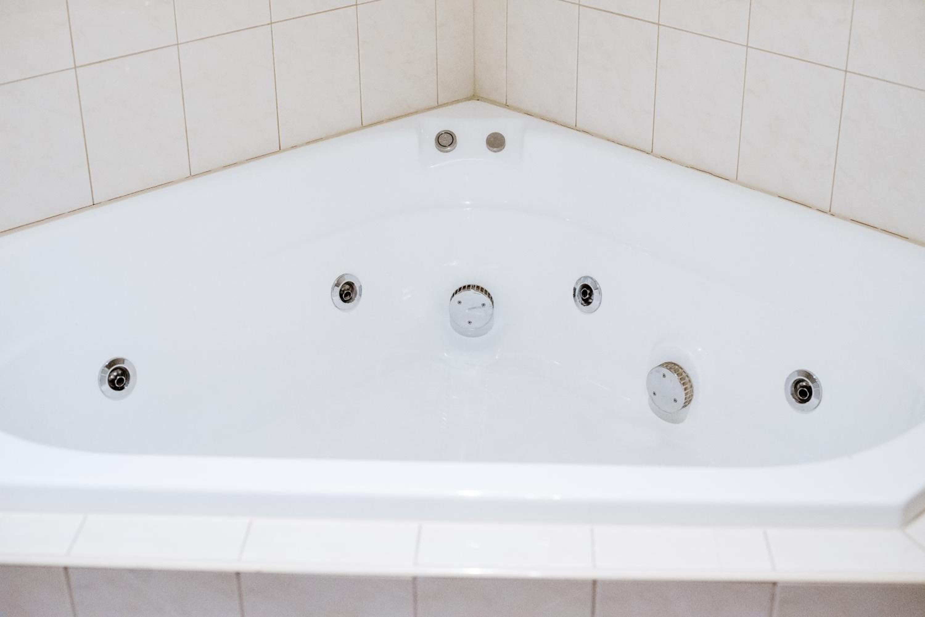 Executive Suite with Spa Bath photo 2