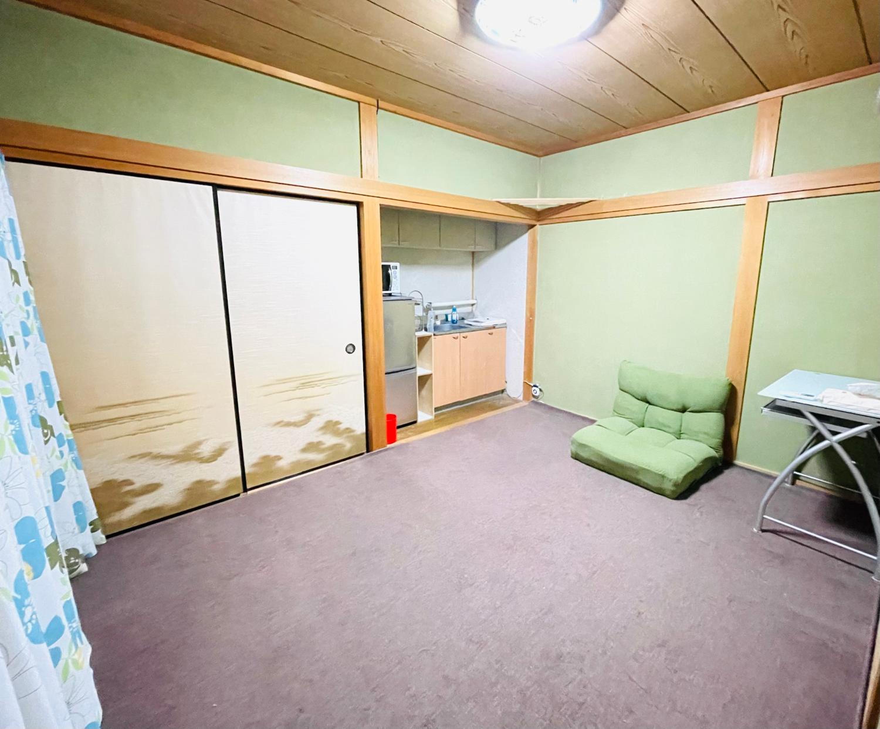 Economy Double Room - Photo 7