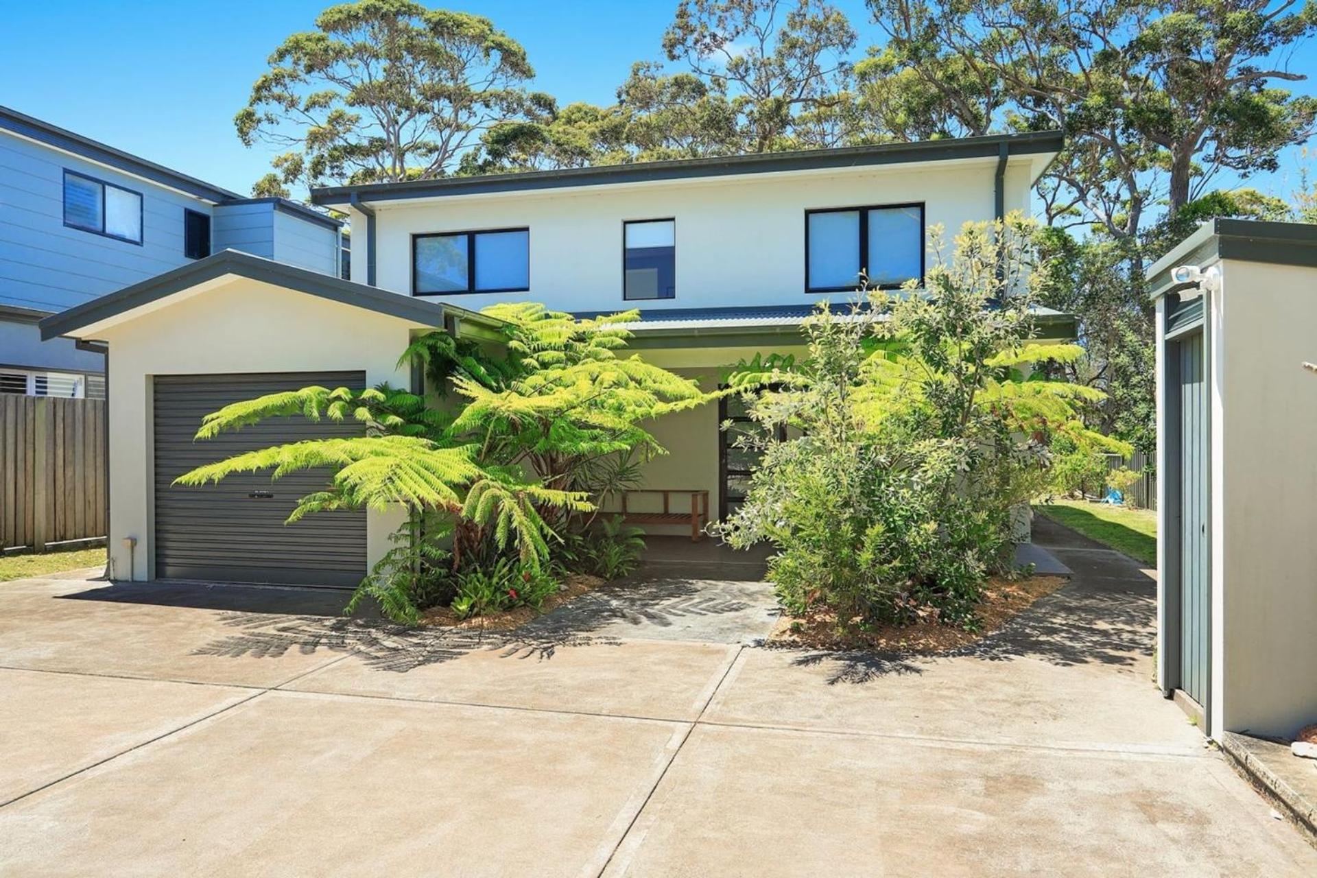 Four-Bedroom House photo 2