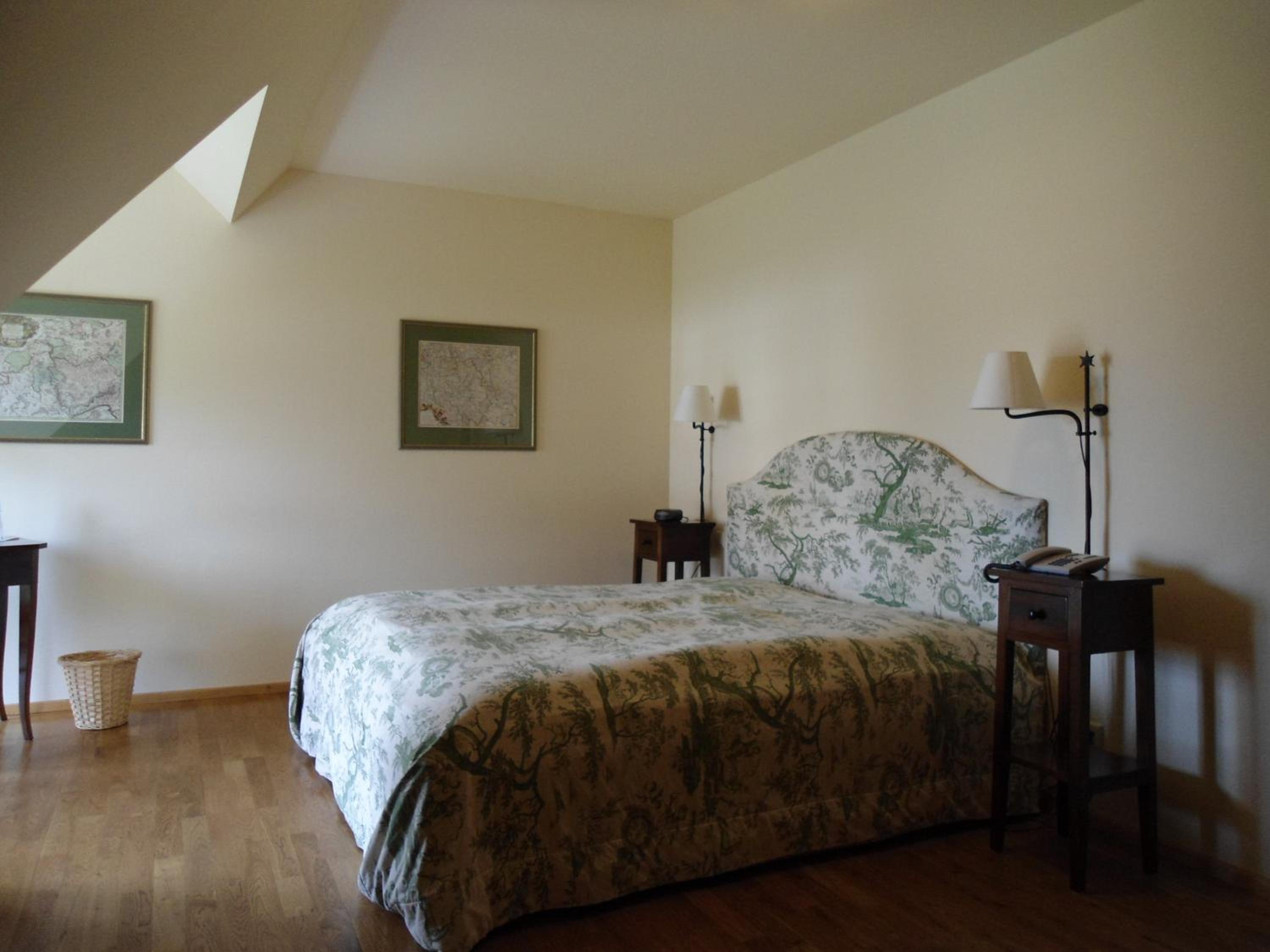 Double Room - adjoining building photo 3