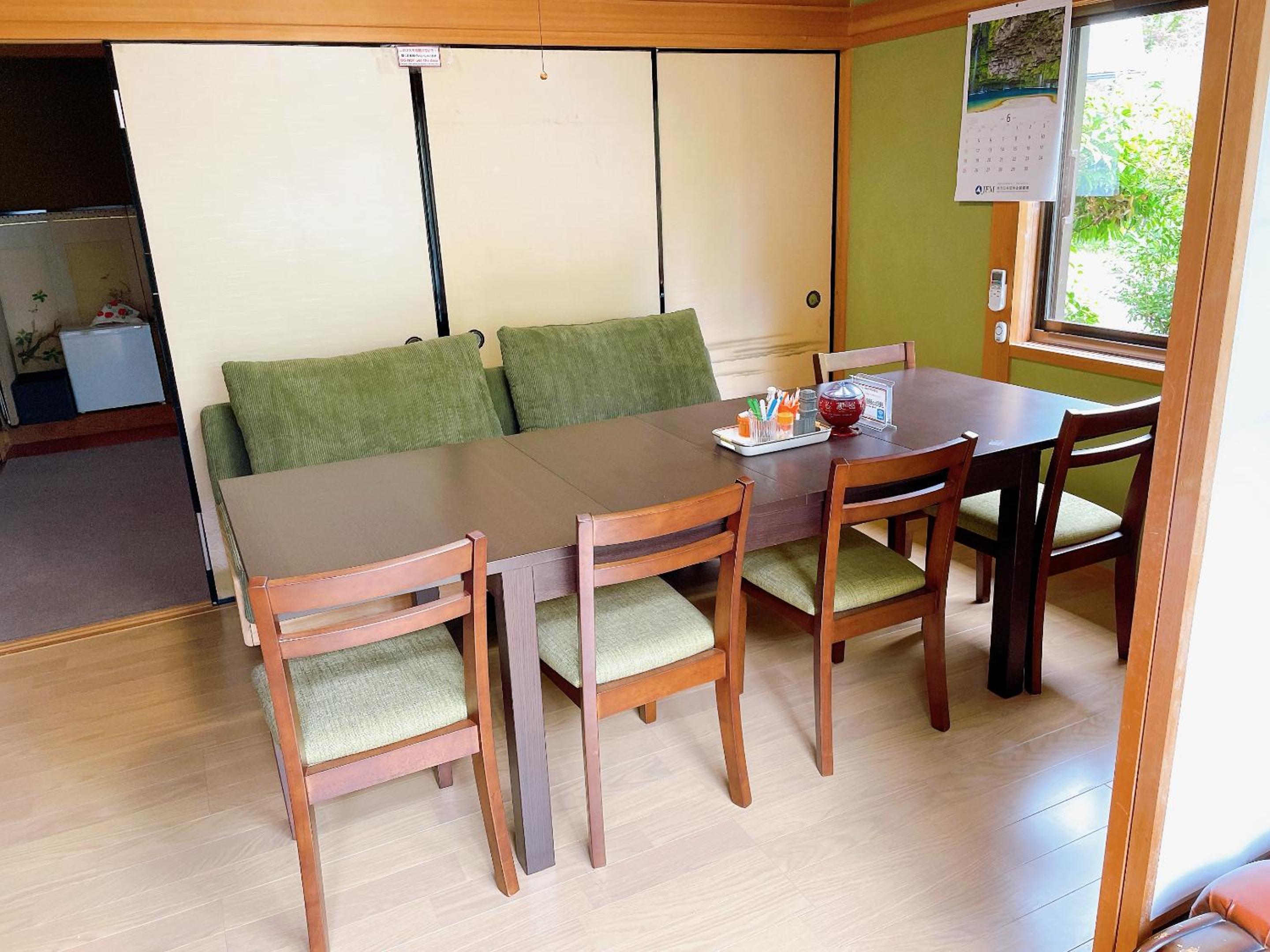 Economy Double Room - Photo 11