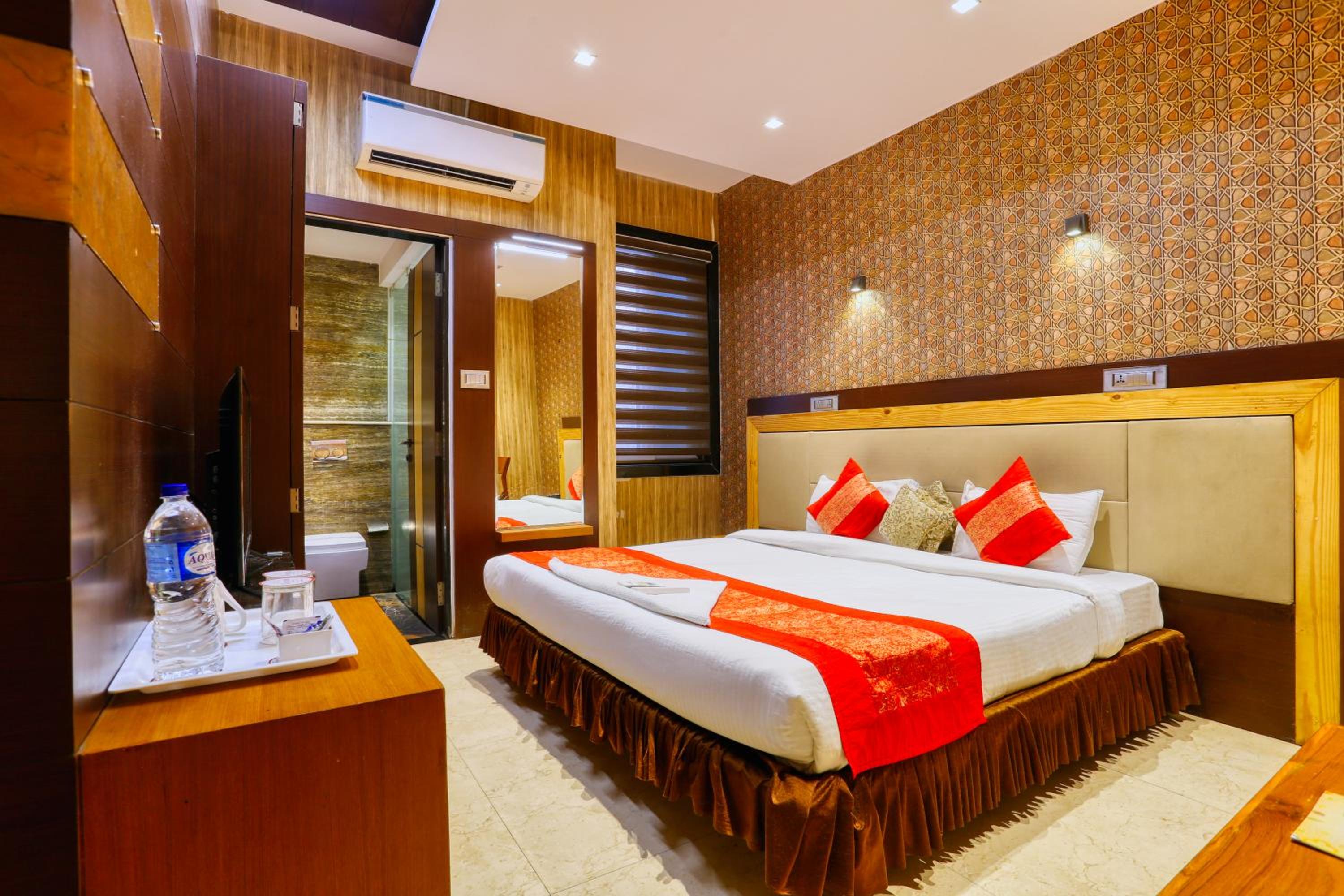 Superior Double or Twin Room - Photo 15