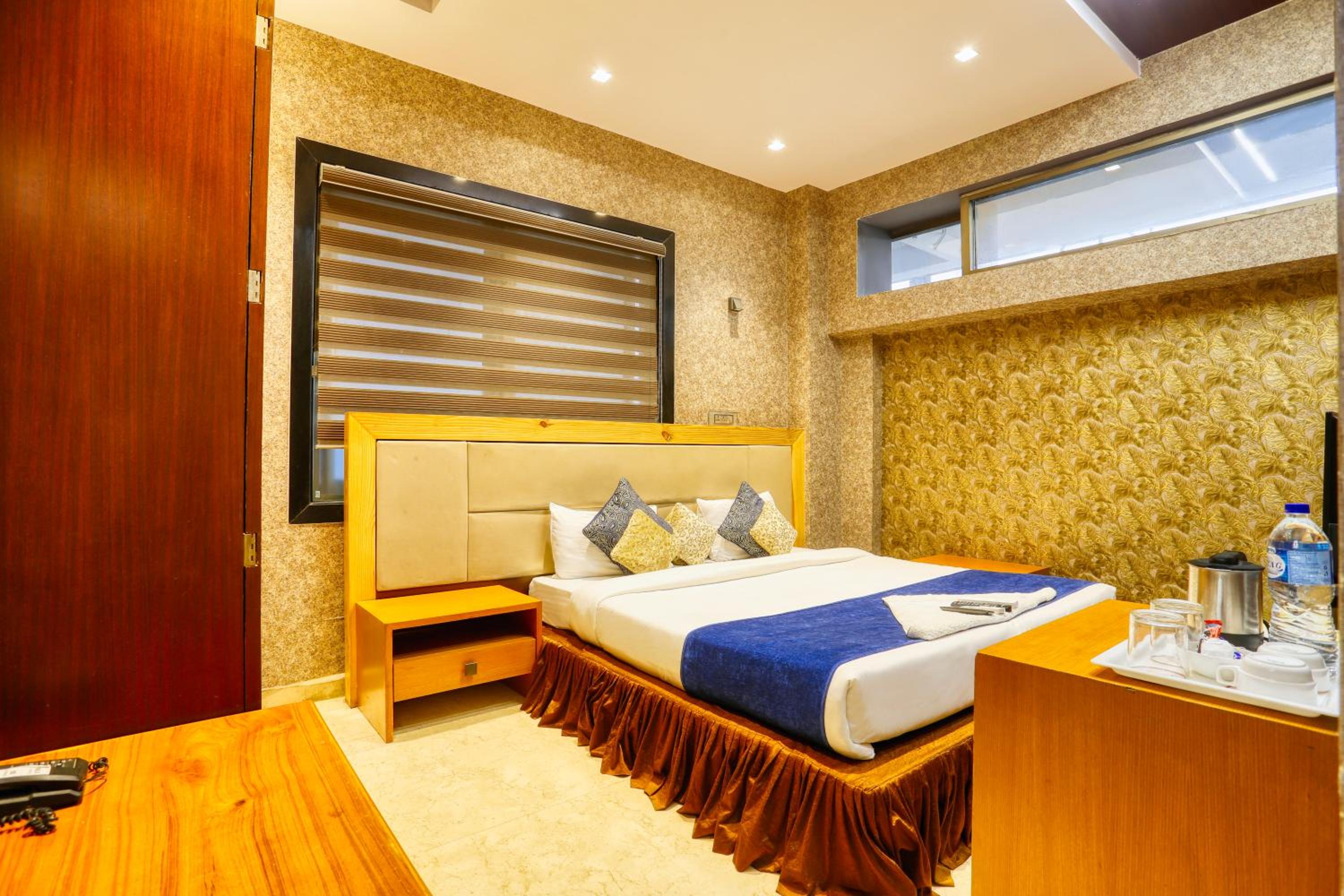 Superior Double or Twin Room - Photo 11