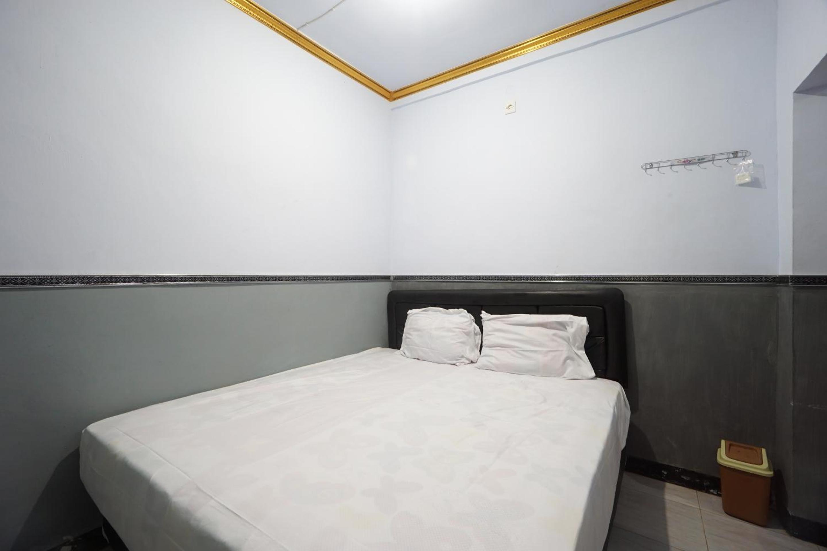 Deluxe King Room photo 1
