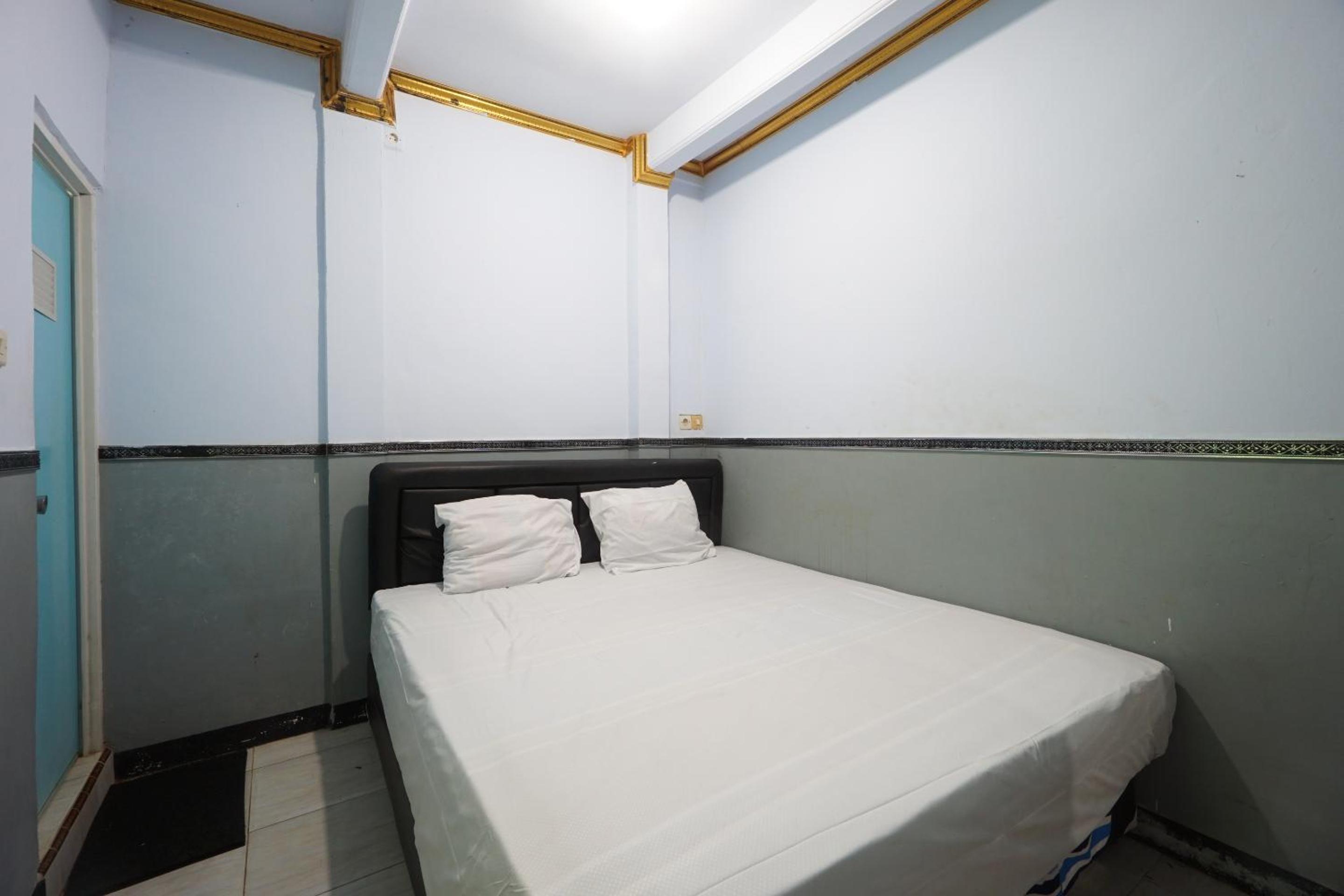 Standard King Room photo 2