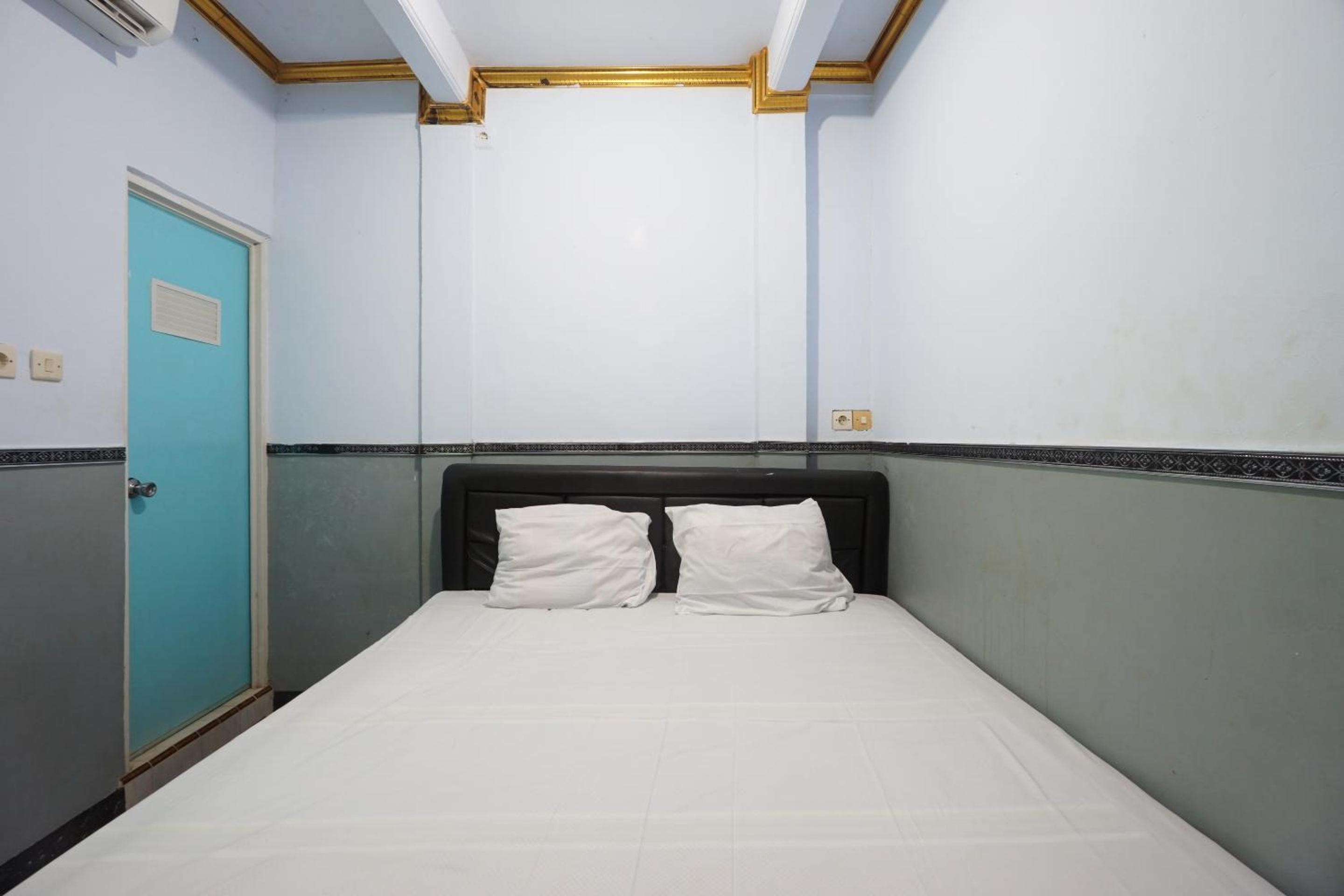 Standard King Room photo 3