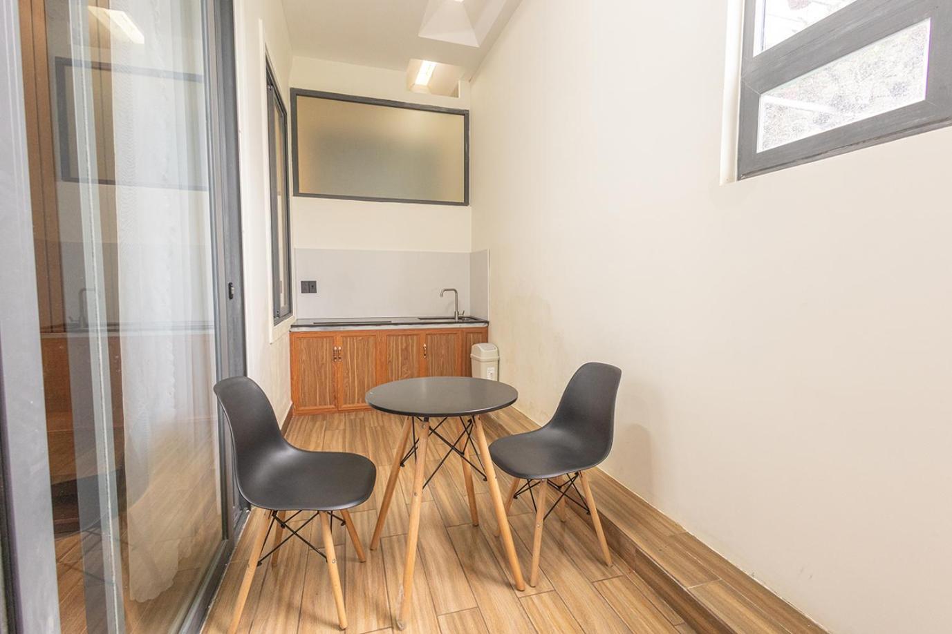 Standard Double Room - Photo 9