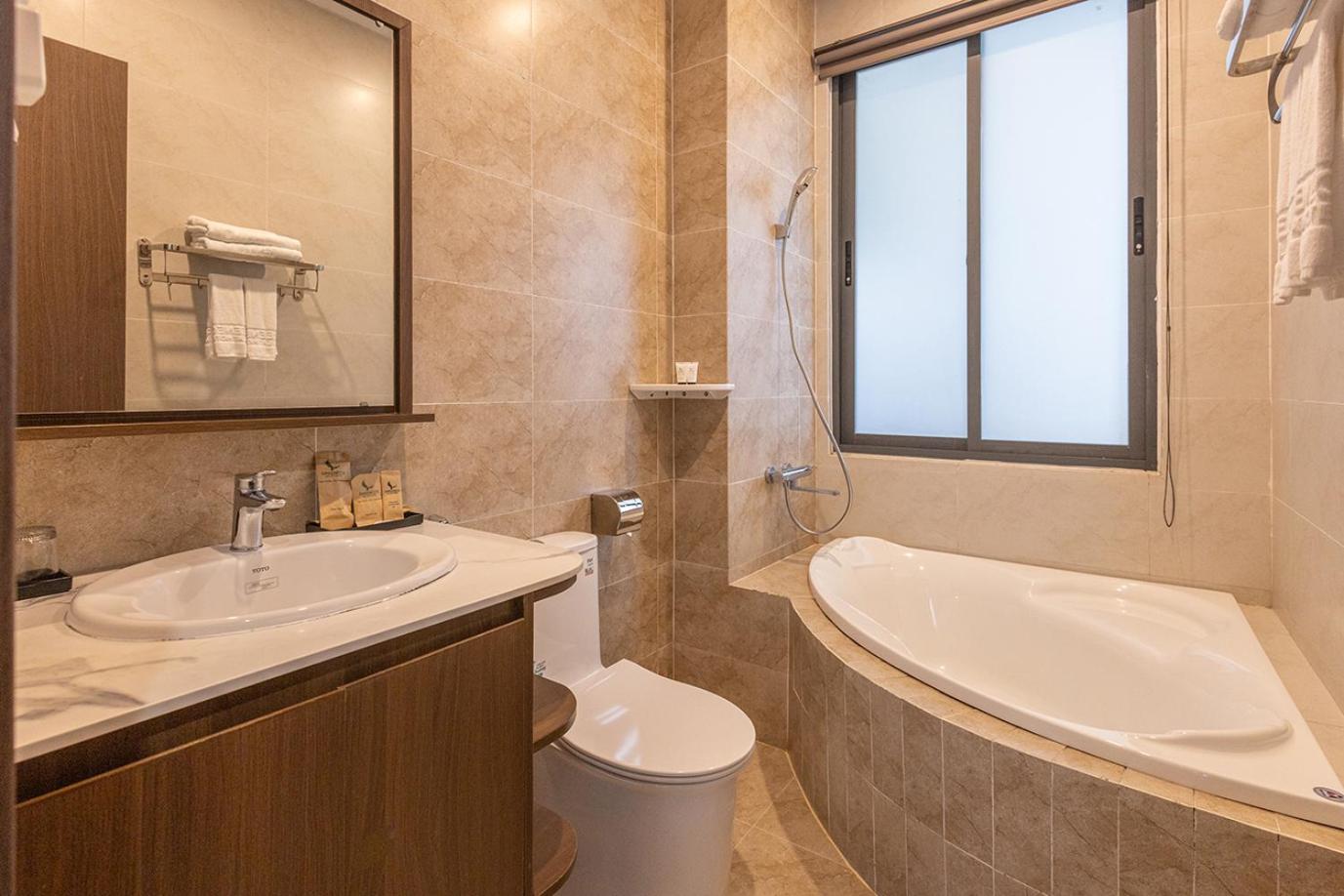 Standard Double Room - Photo 19