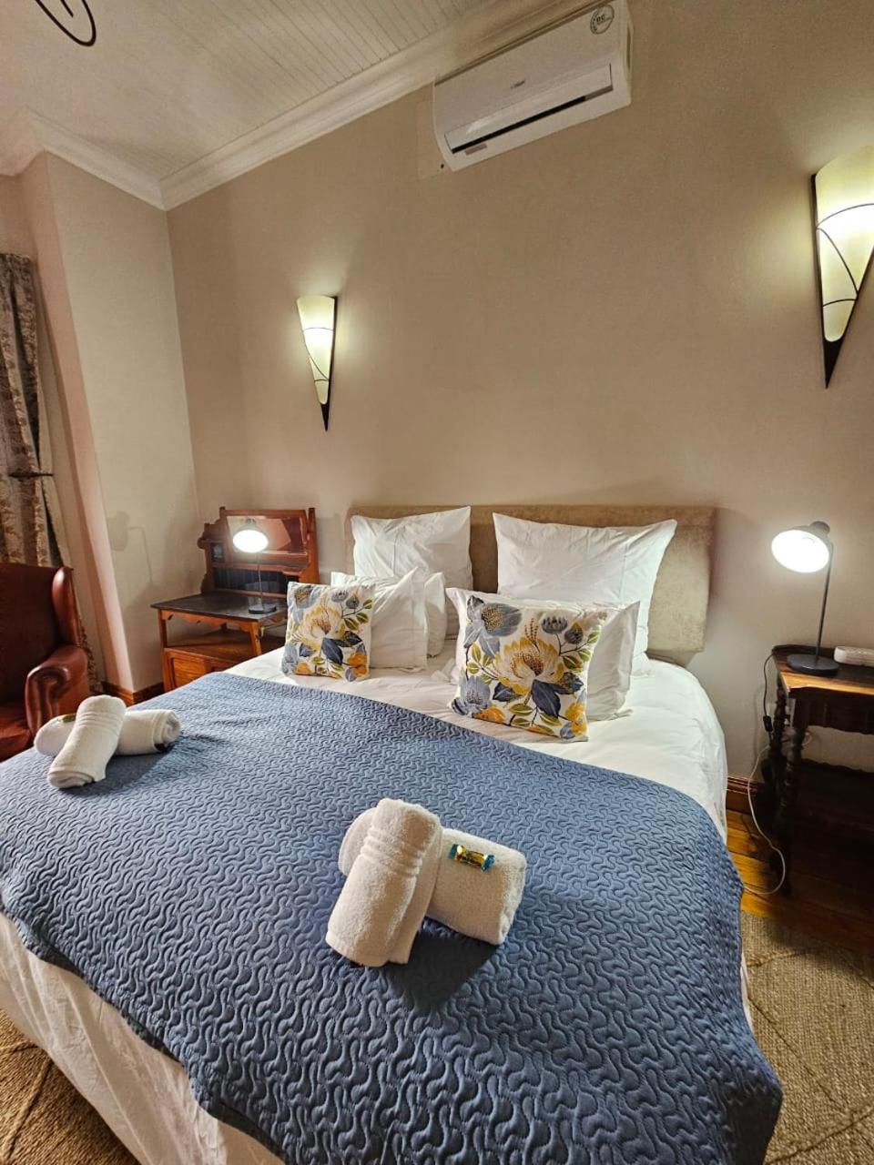 Deluxe Double or Twin Room - Photo 3