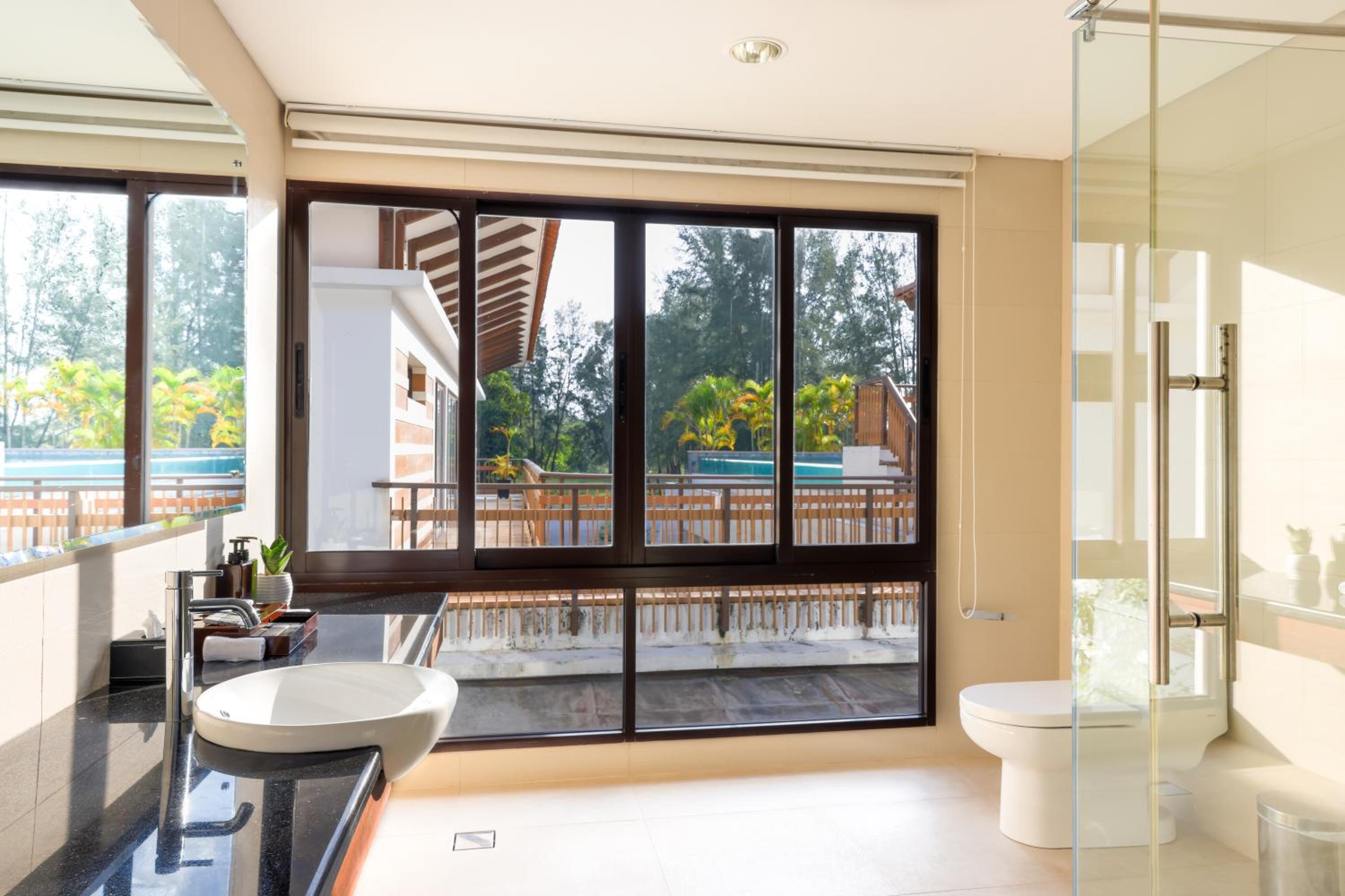 Four-Bedroom Beachfront Villa photo 2