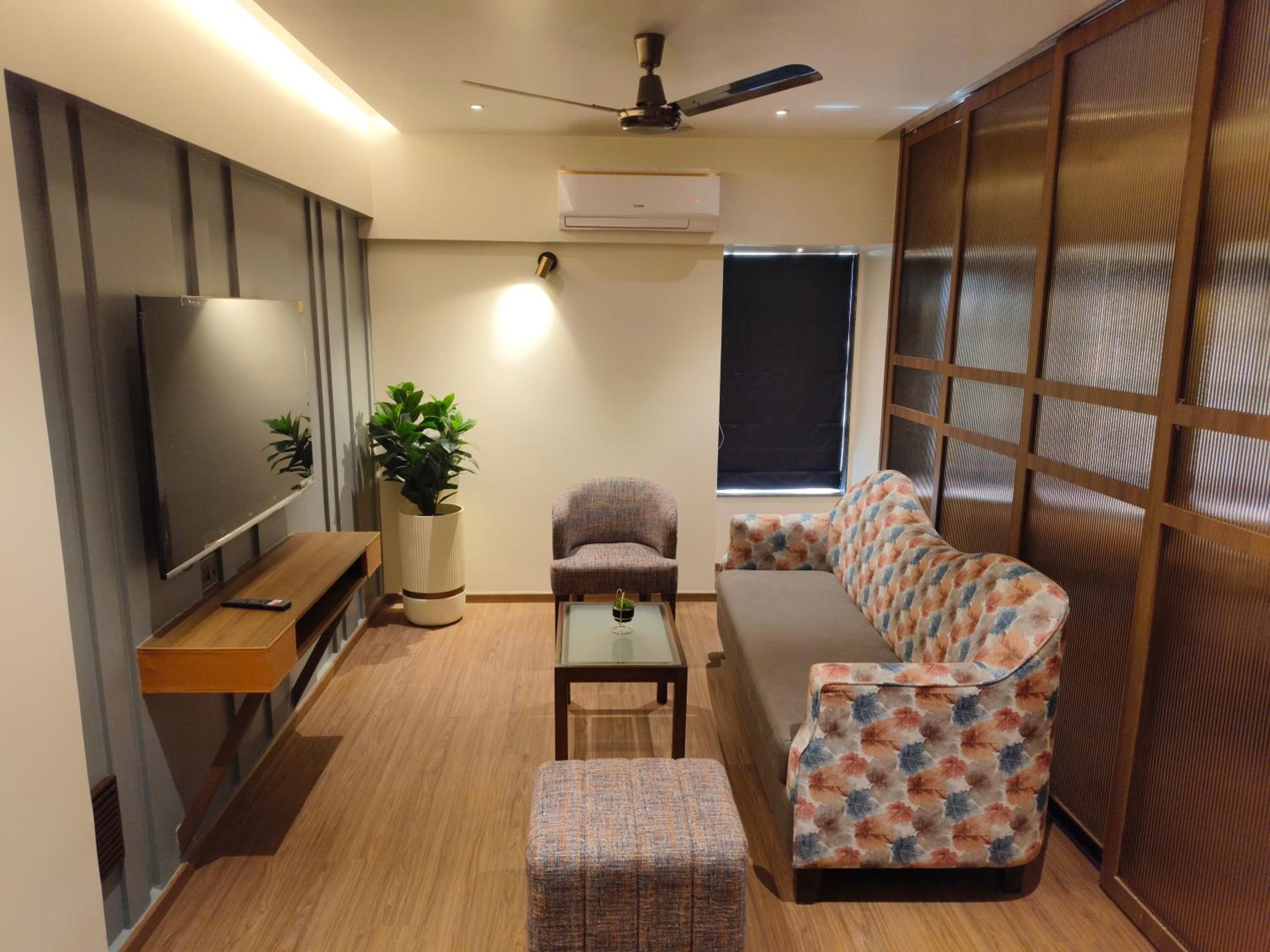 Studio Suite with Hi-Tea - Photo 15