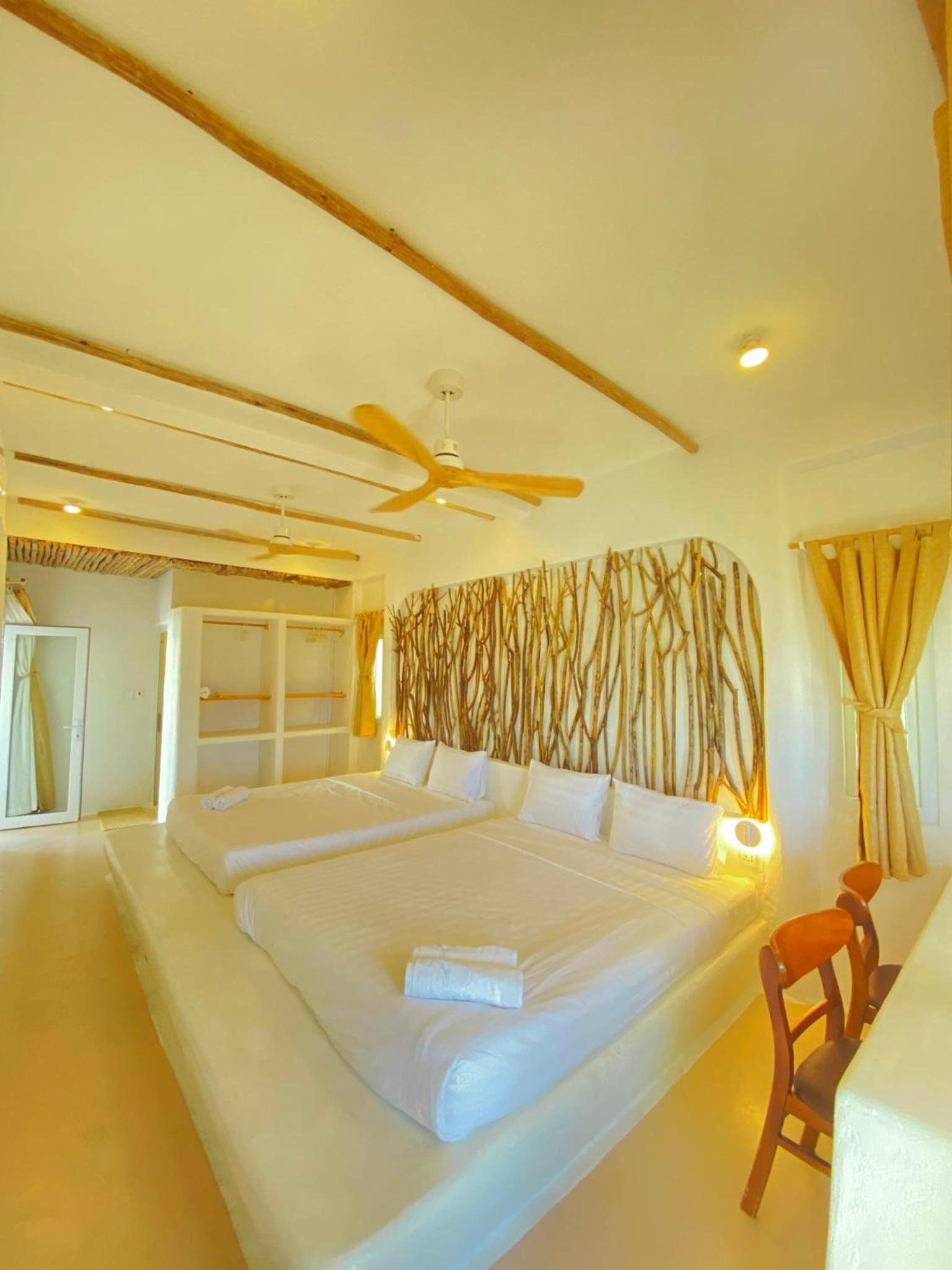 Family Room with Sea View photo 1