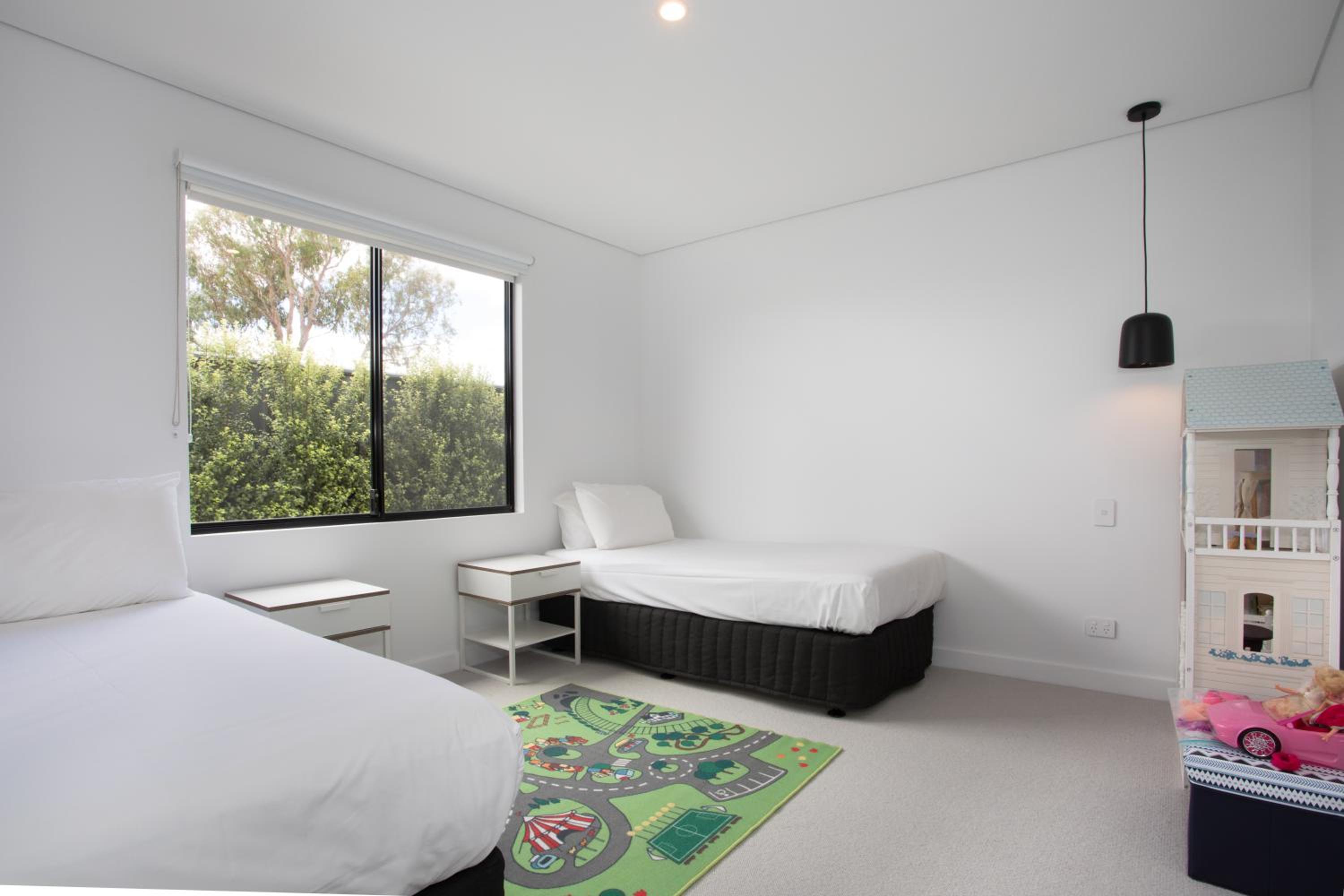 Three-Bedroom House photo 3