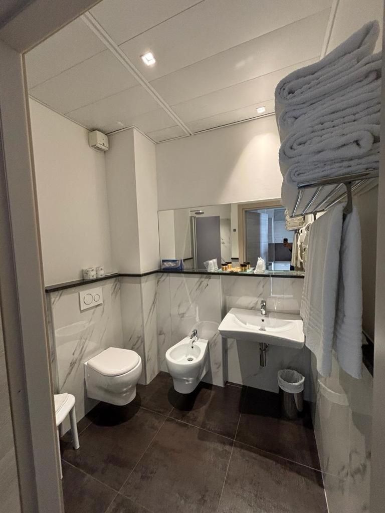 Quadruple Room - Photo 3