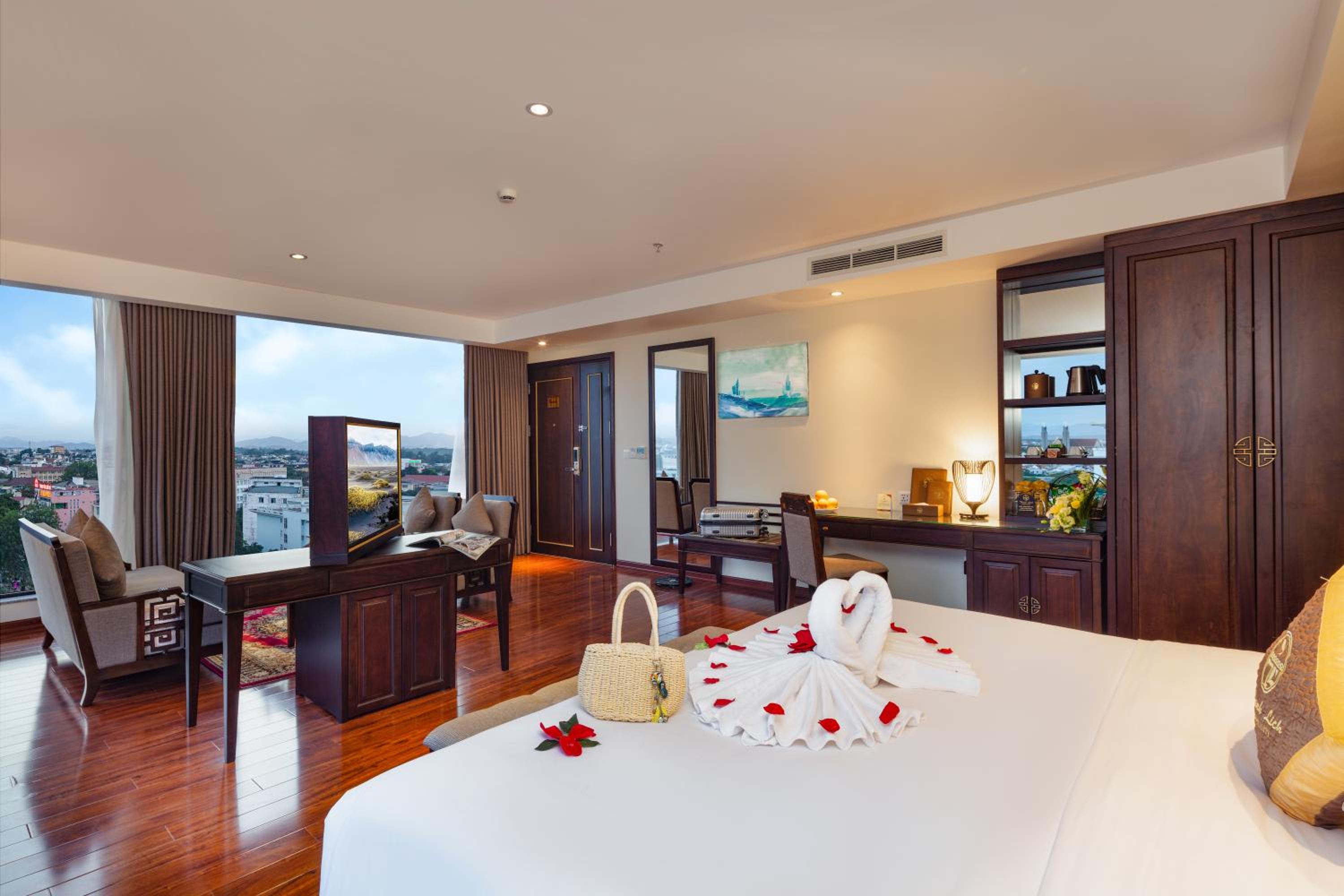 D’ Elegance Signature Suite photo 3
