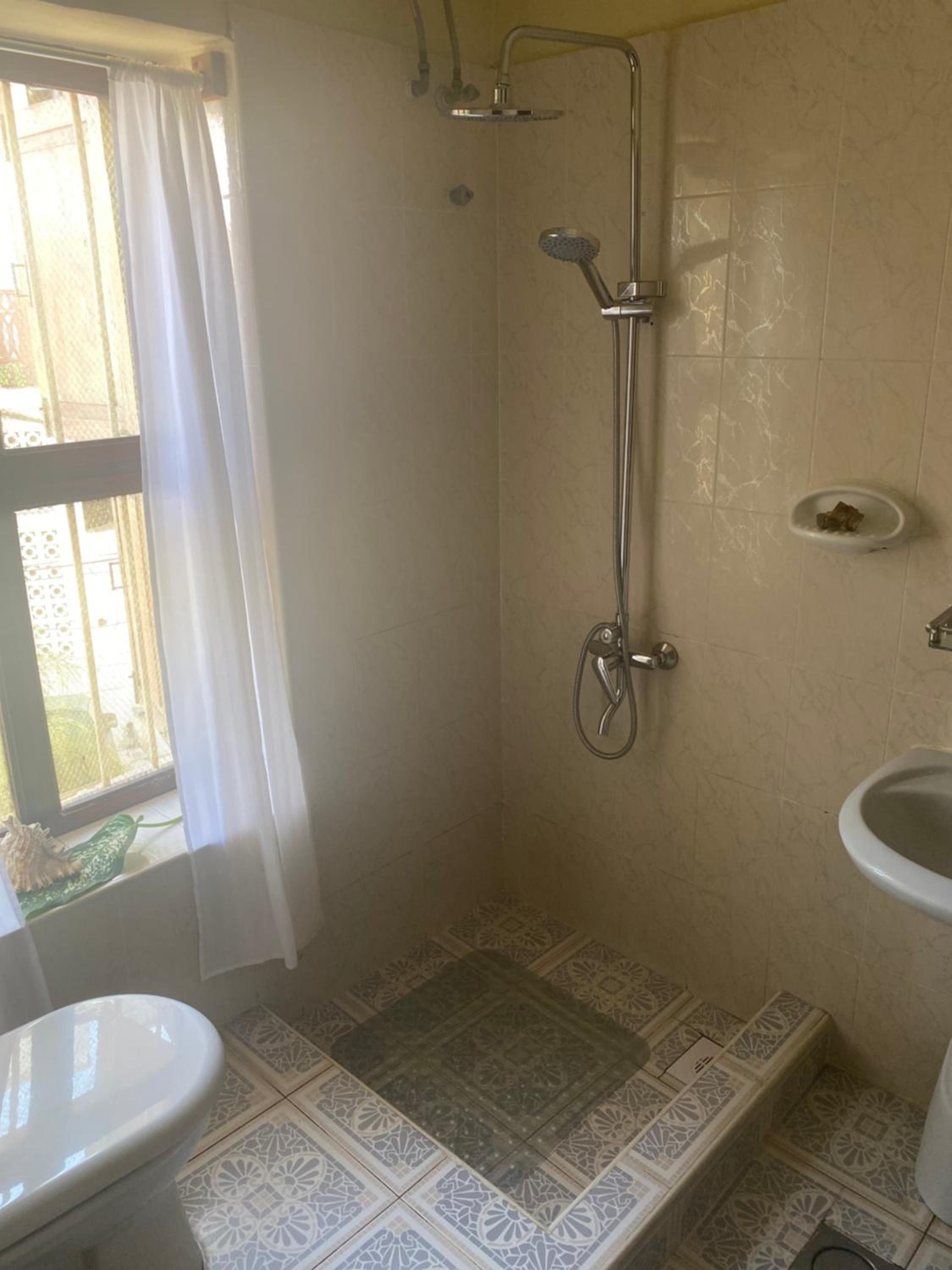 Single Room with Shared Bathroom photo 3