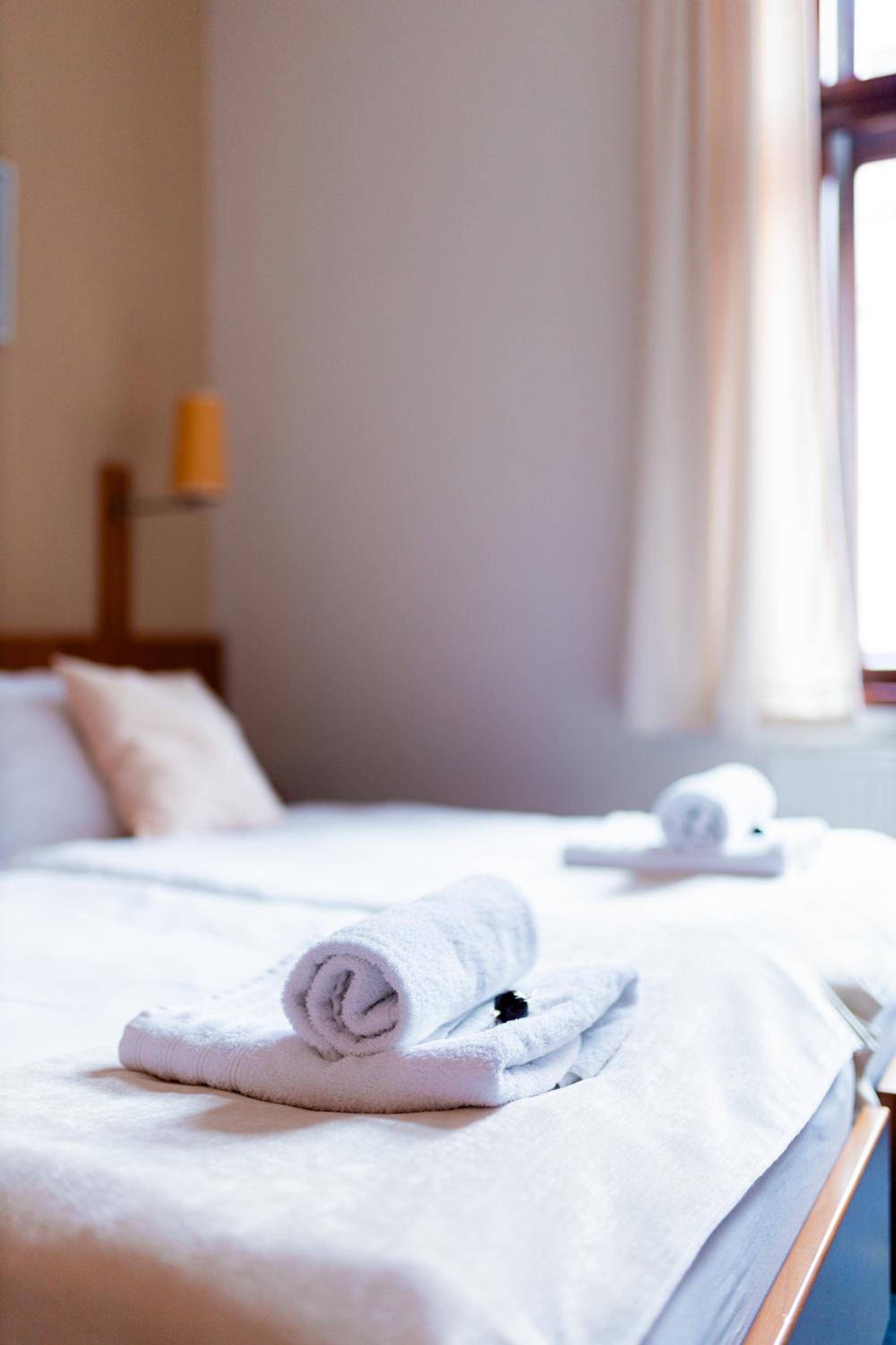 Standard Double or Twin Room - Photo 2