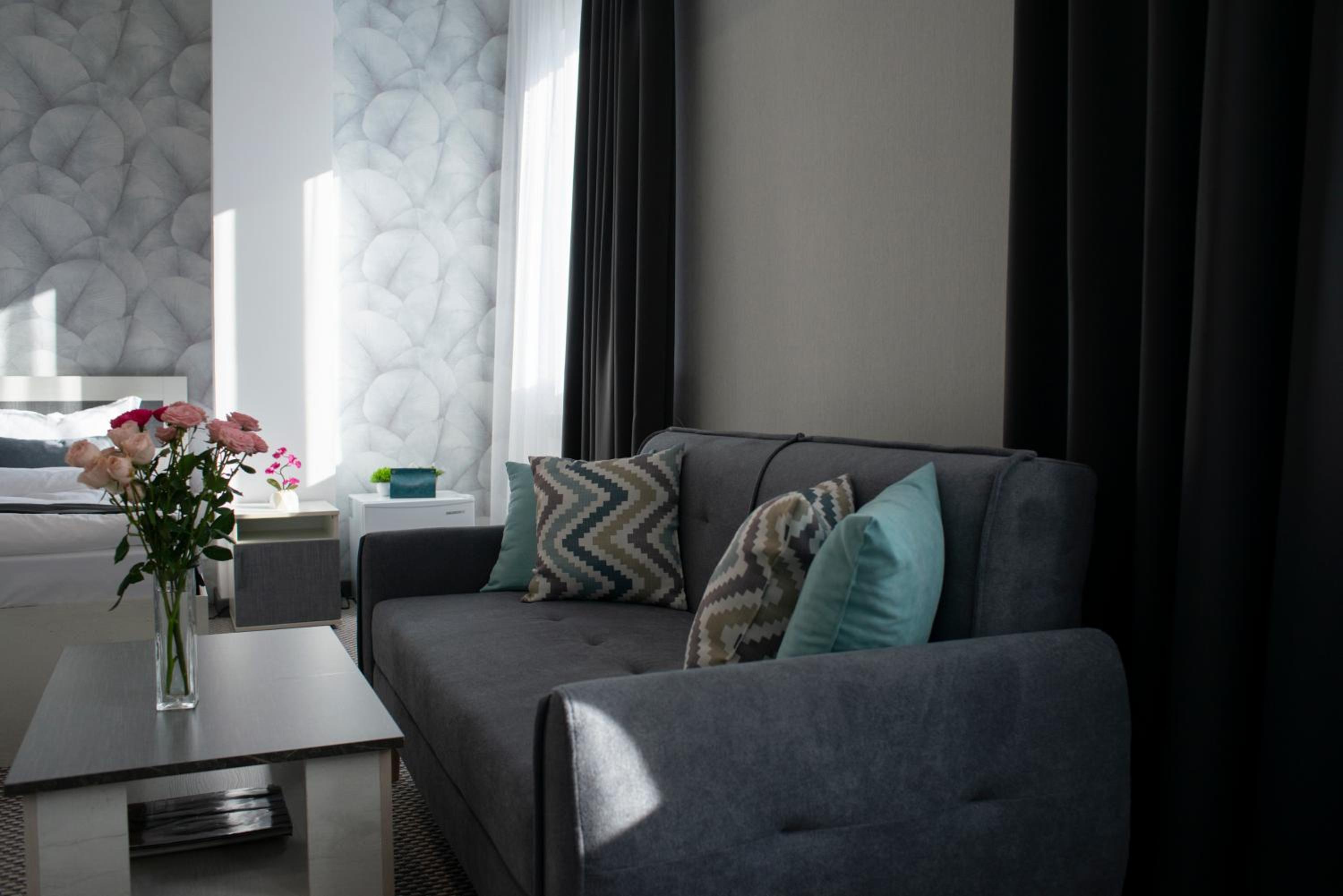 King Studio with Sofa Bed