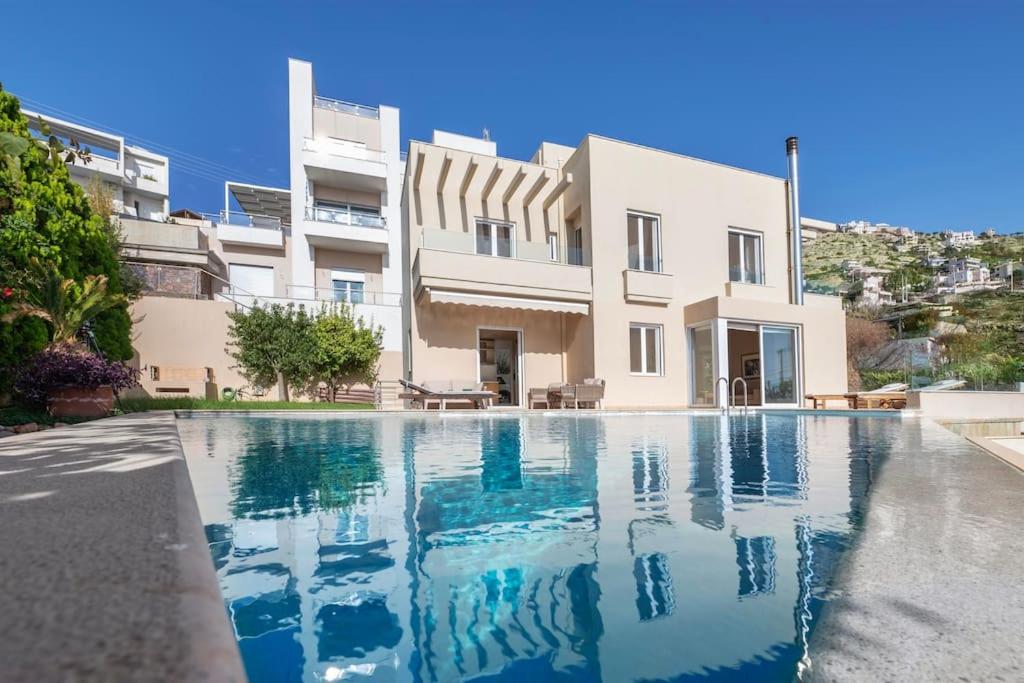 Villa photo 2