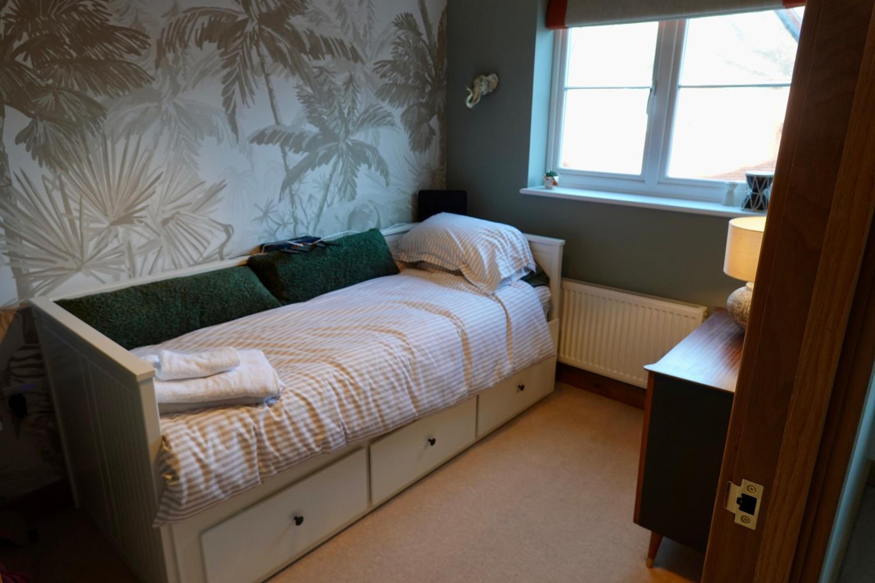 Four-Bedroom House photo 2