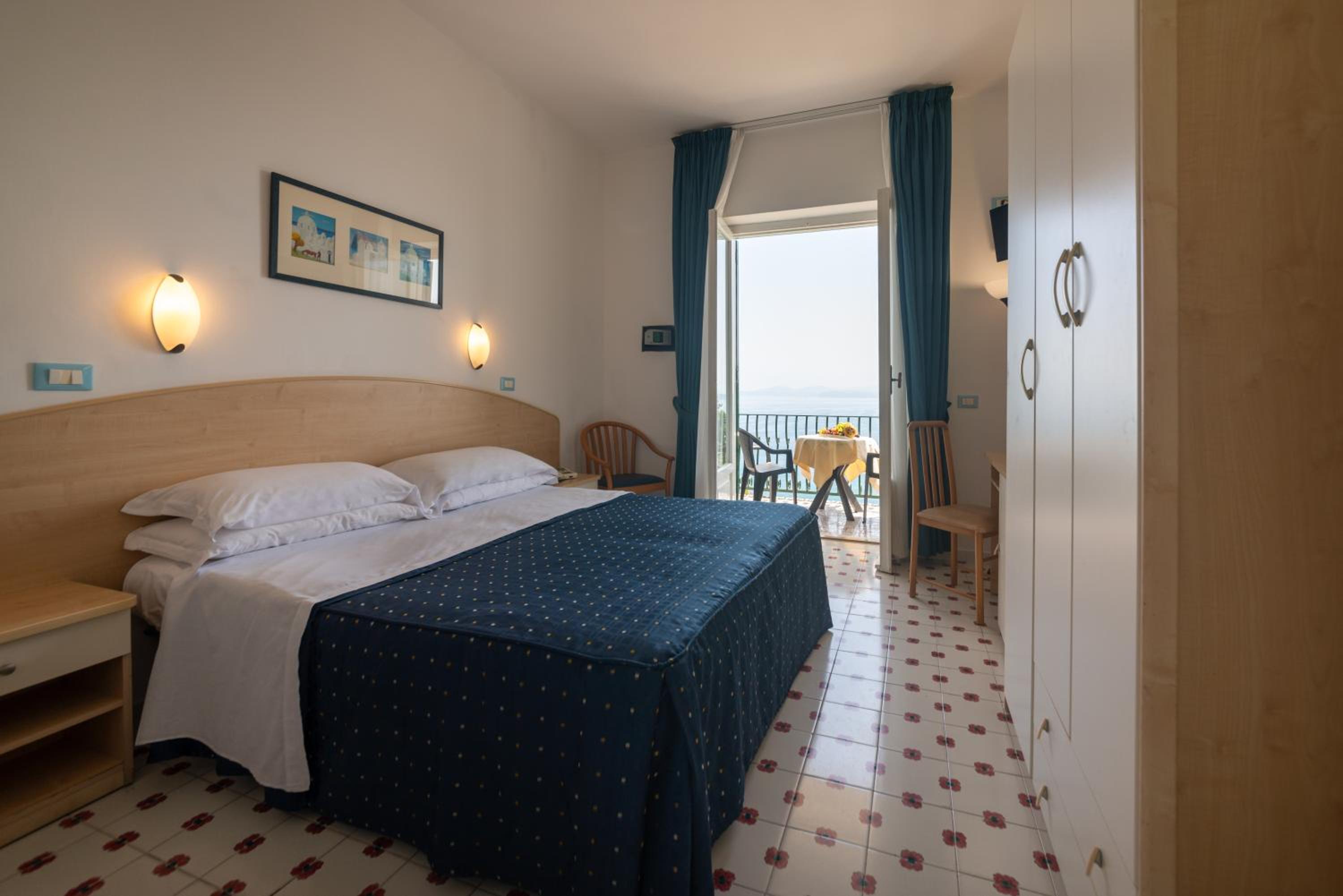 Habitación Doble o con Dos Camas Superior con Vista al Mar
