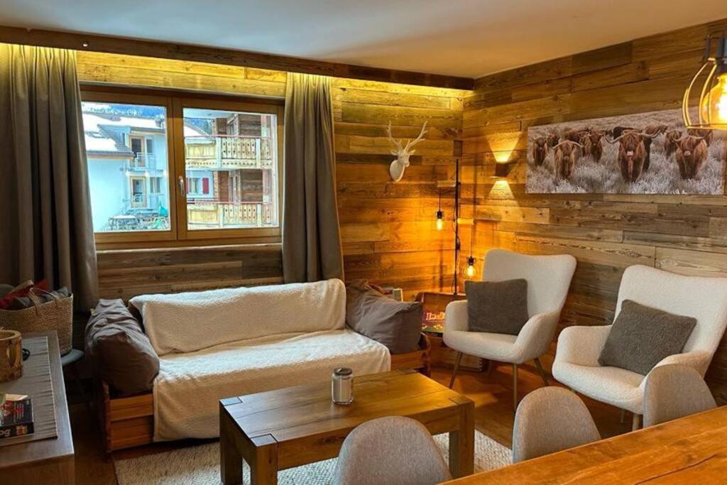 Three-Bedroom Apartment photo 1
