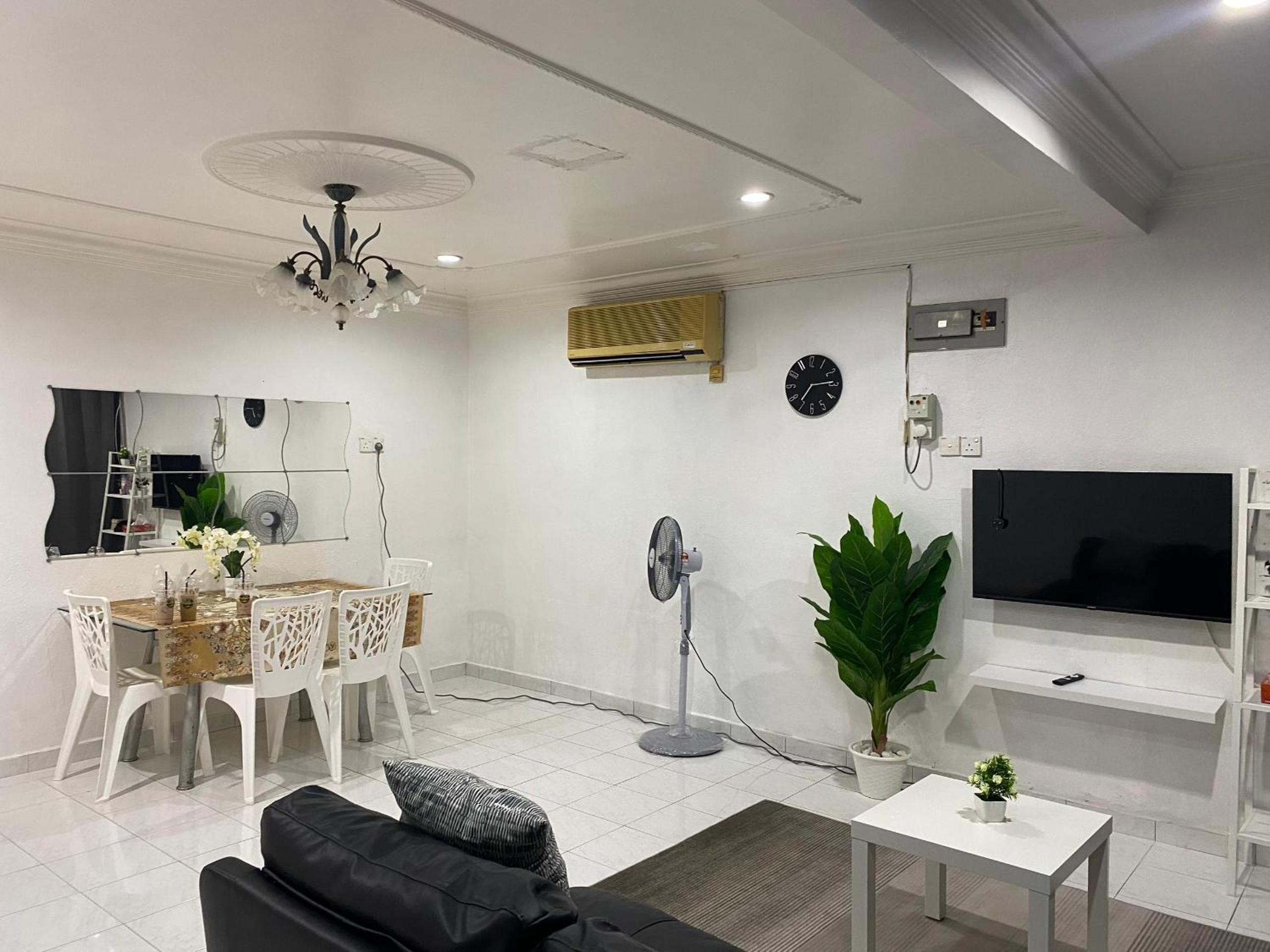 One-Bedroom House photo 1