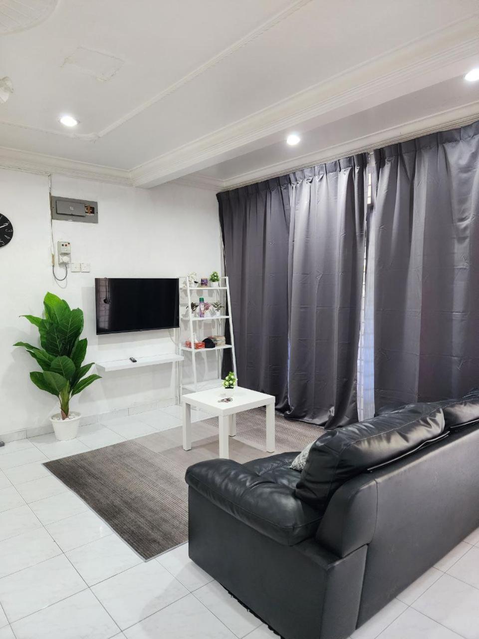 One-Bedroom House photo 2