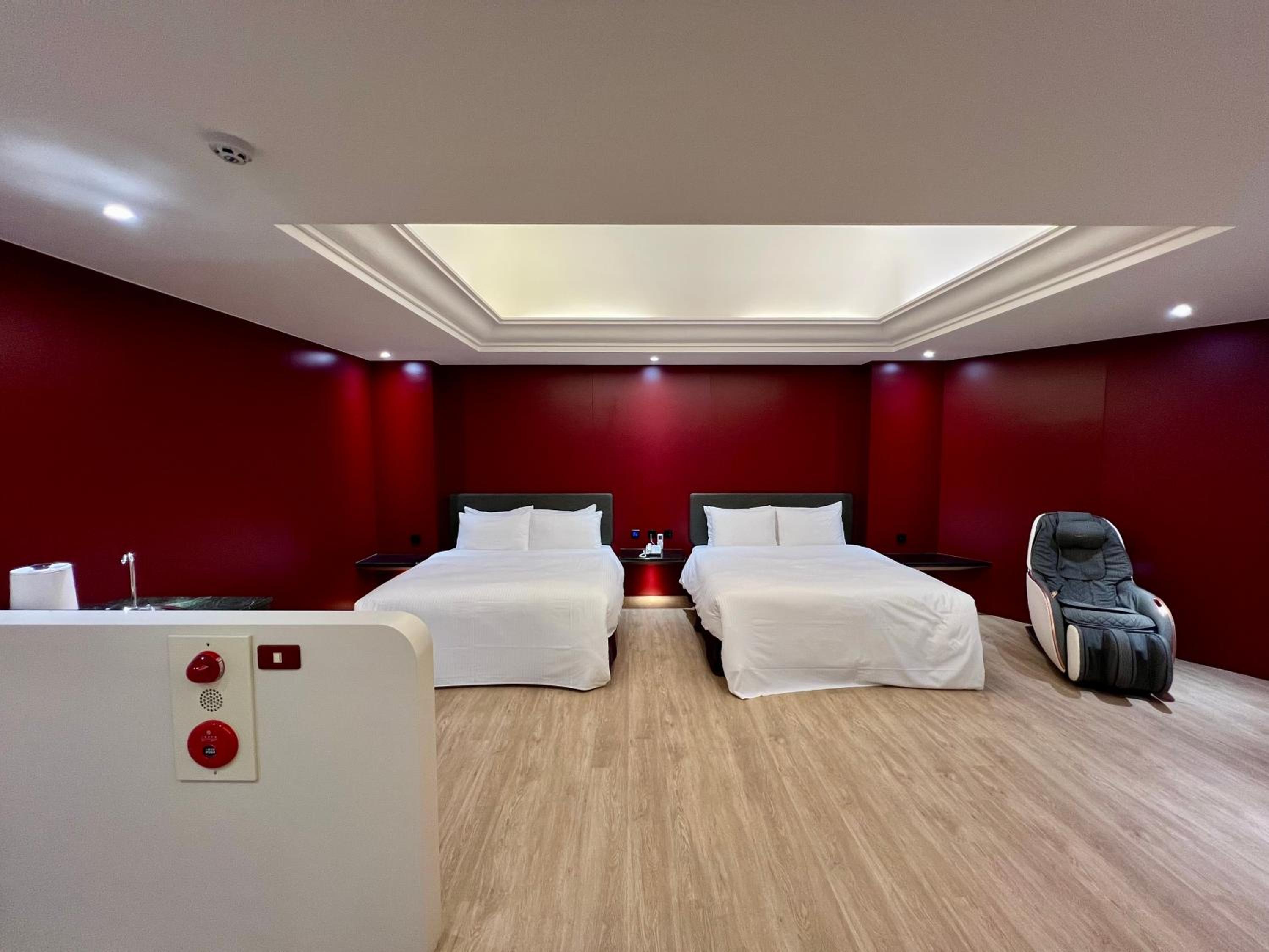 Quadruple Room with Bath photo 1
