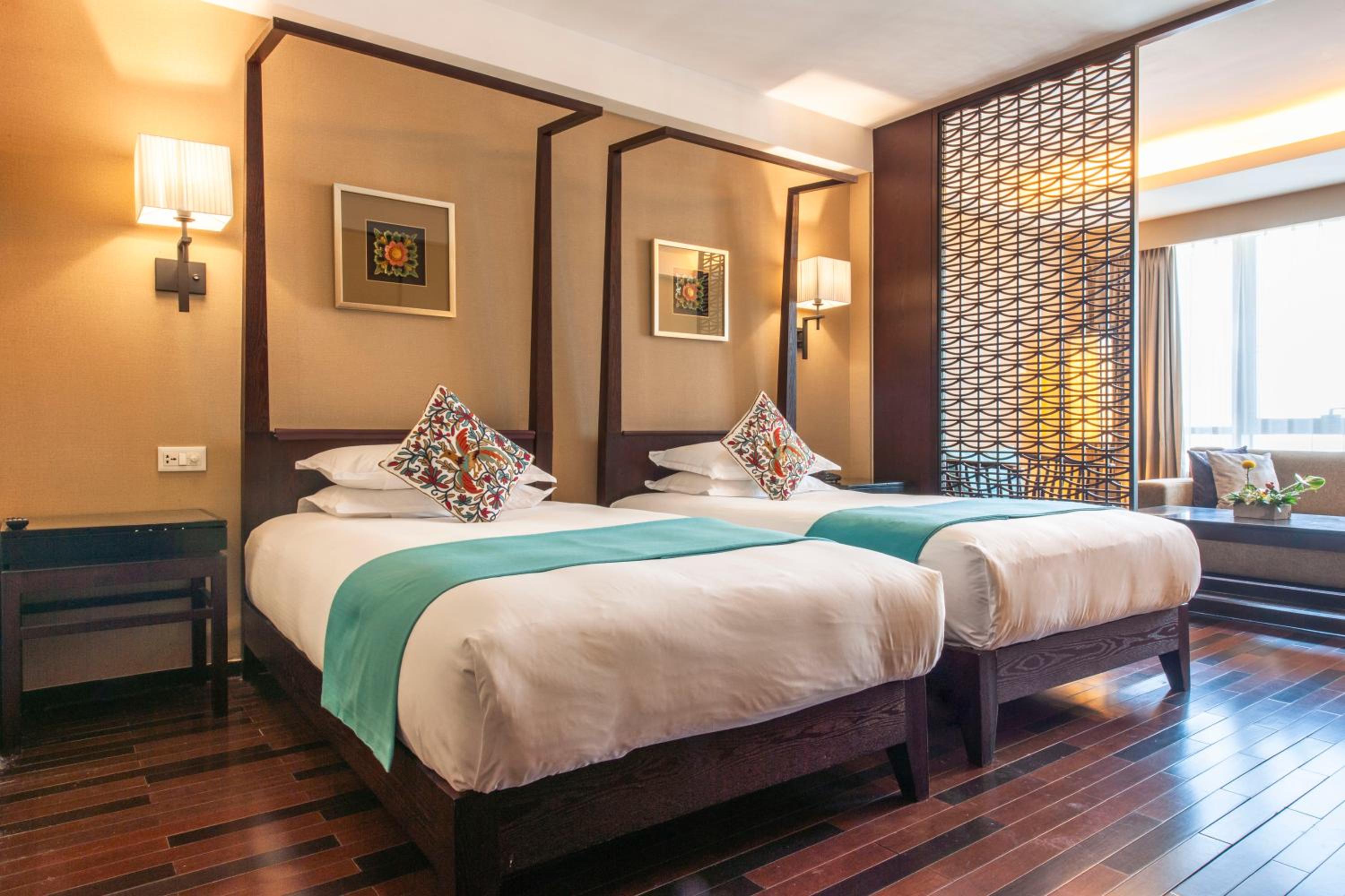 Deluxe Twin Room