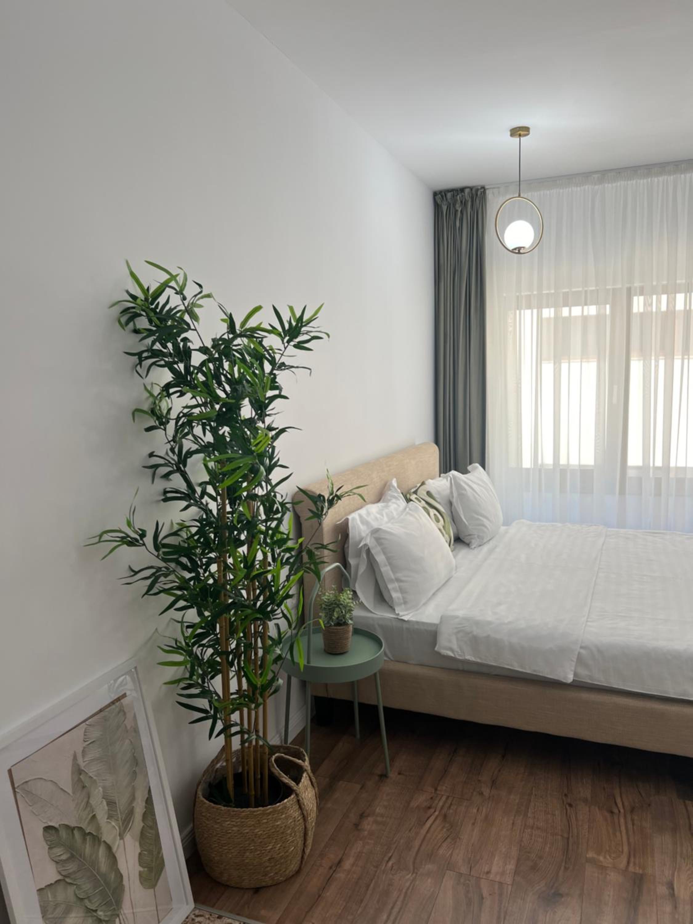 One-Bedroom Apartment photo 1