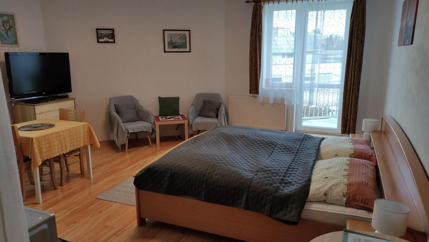 One-Bedroom Apartment photo 3