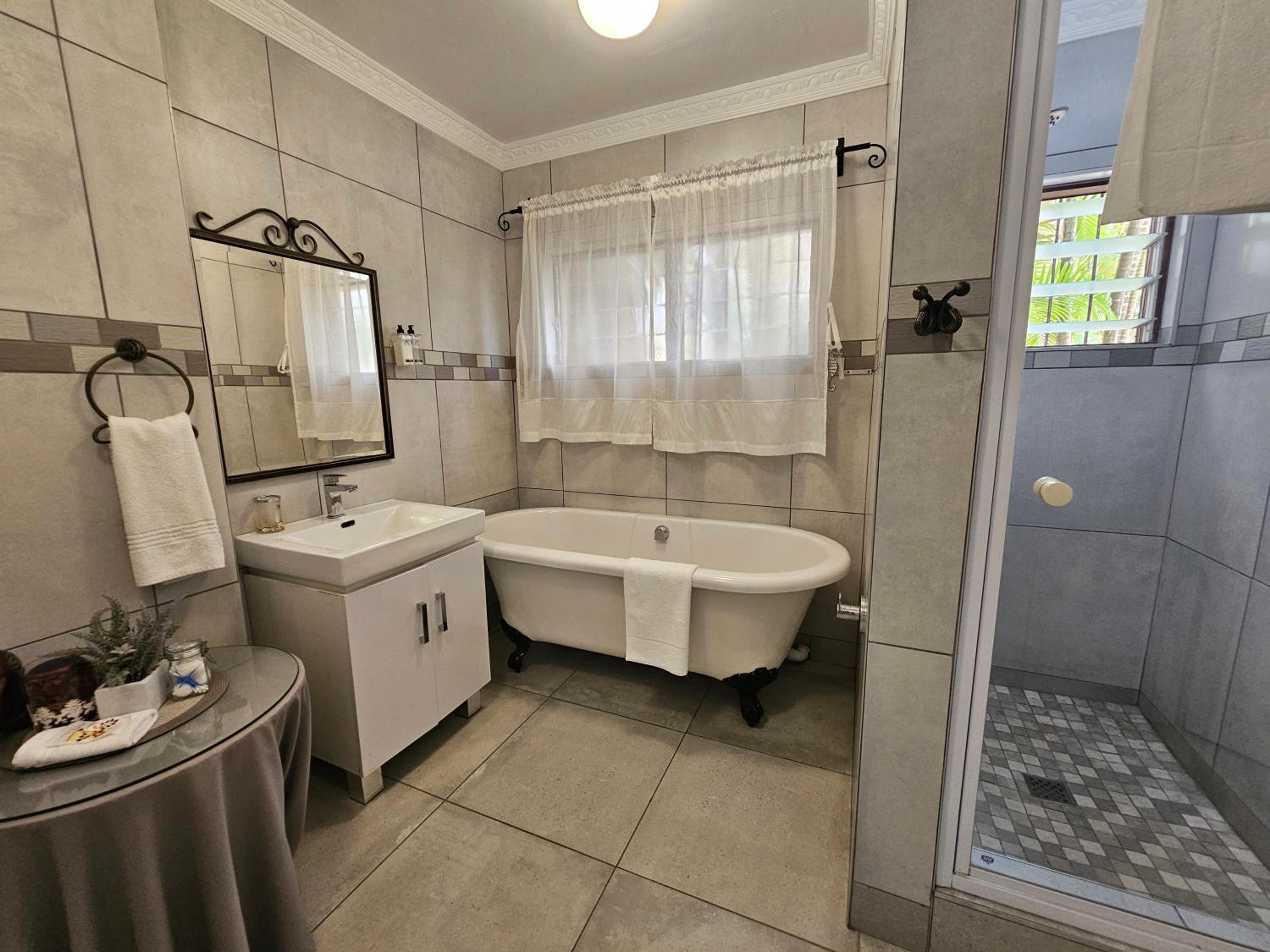 Standard Double Room - Photo 16