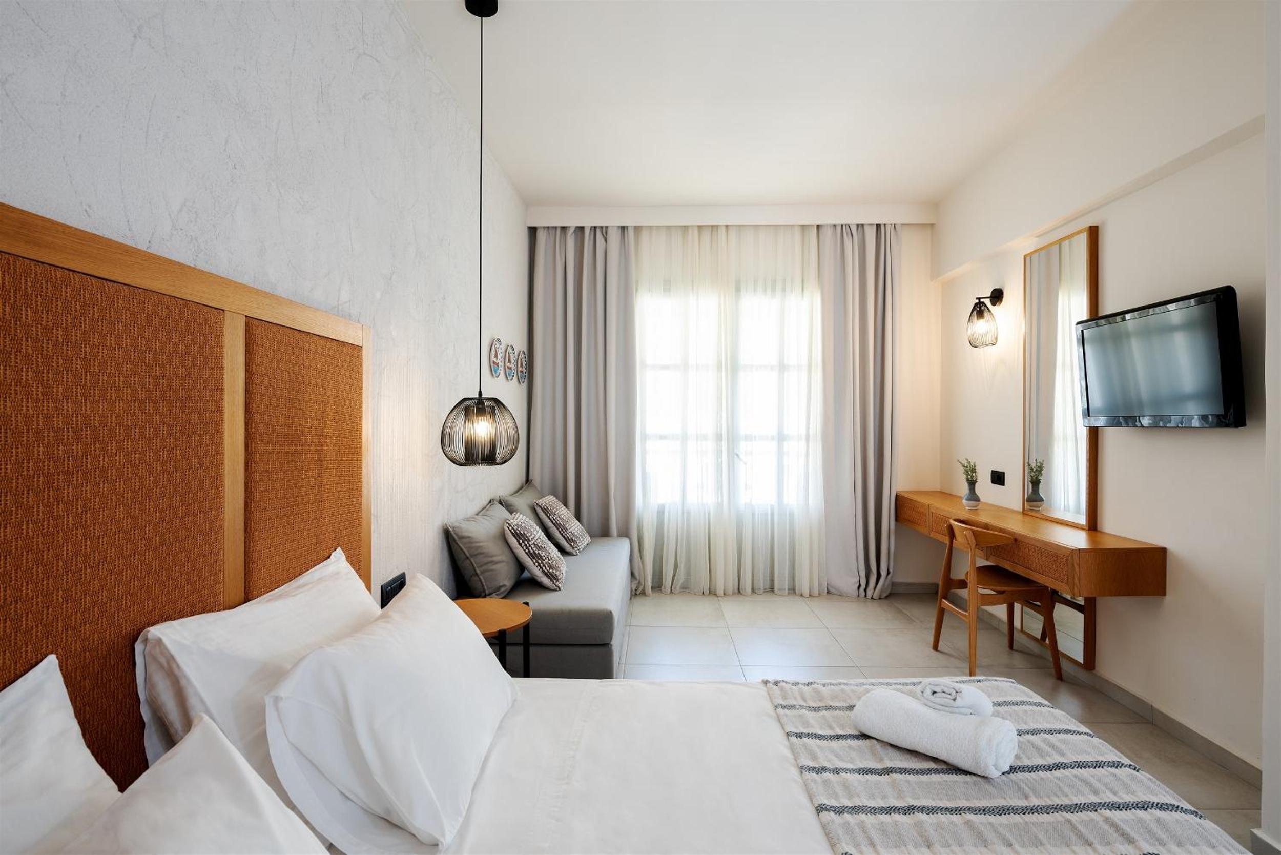 Deluxe Double Room - Photo 1
