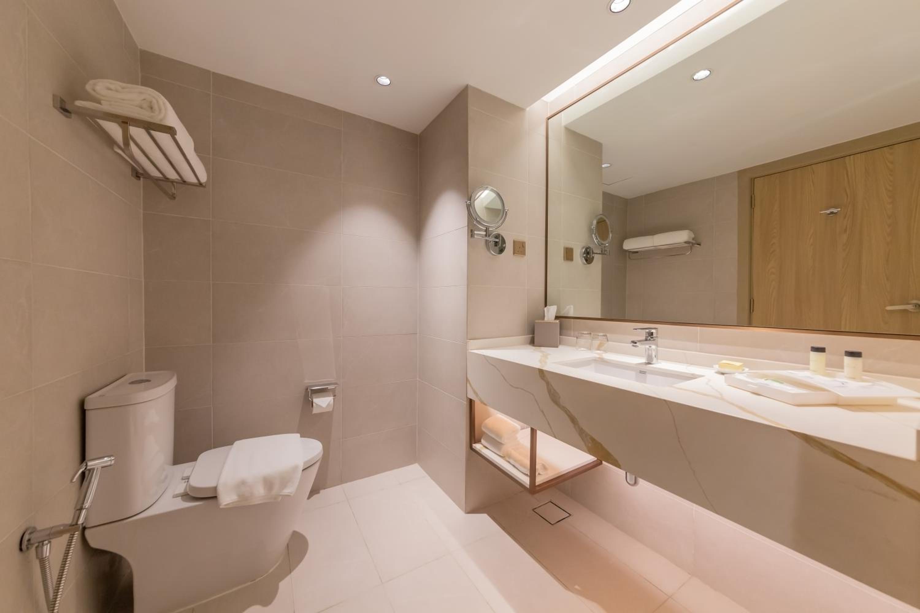 Deluxe King Room - Photo 4