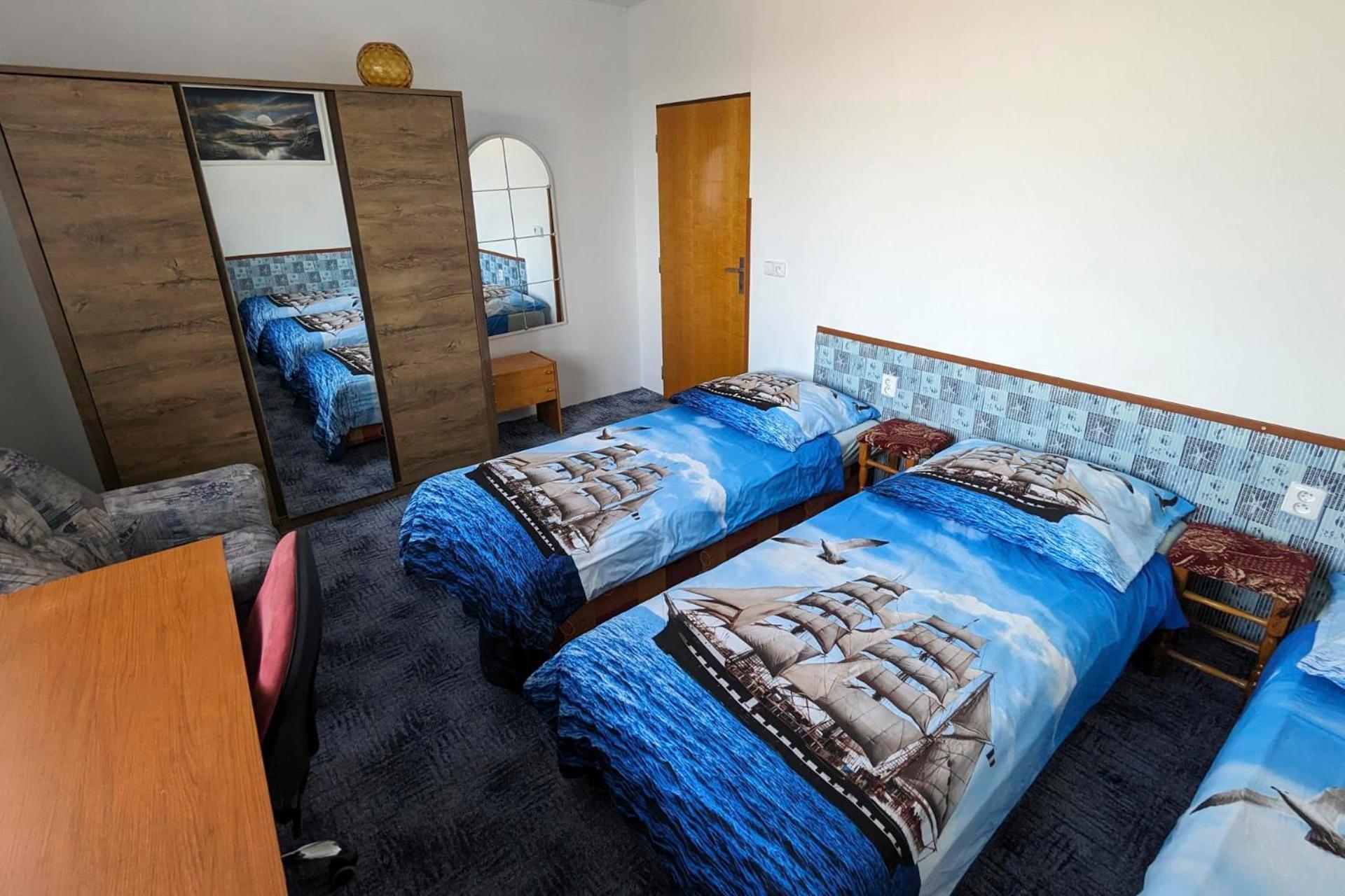 Triple Room with Shared Bathroom photo 3