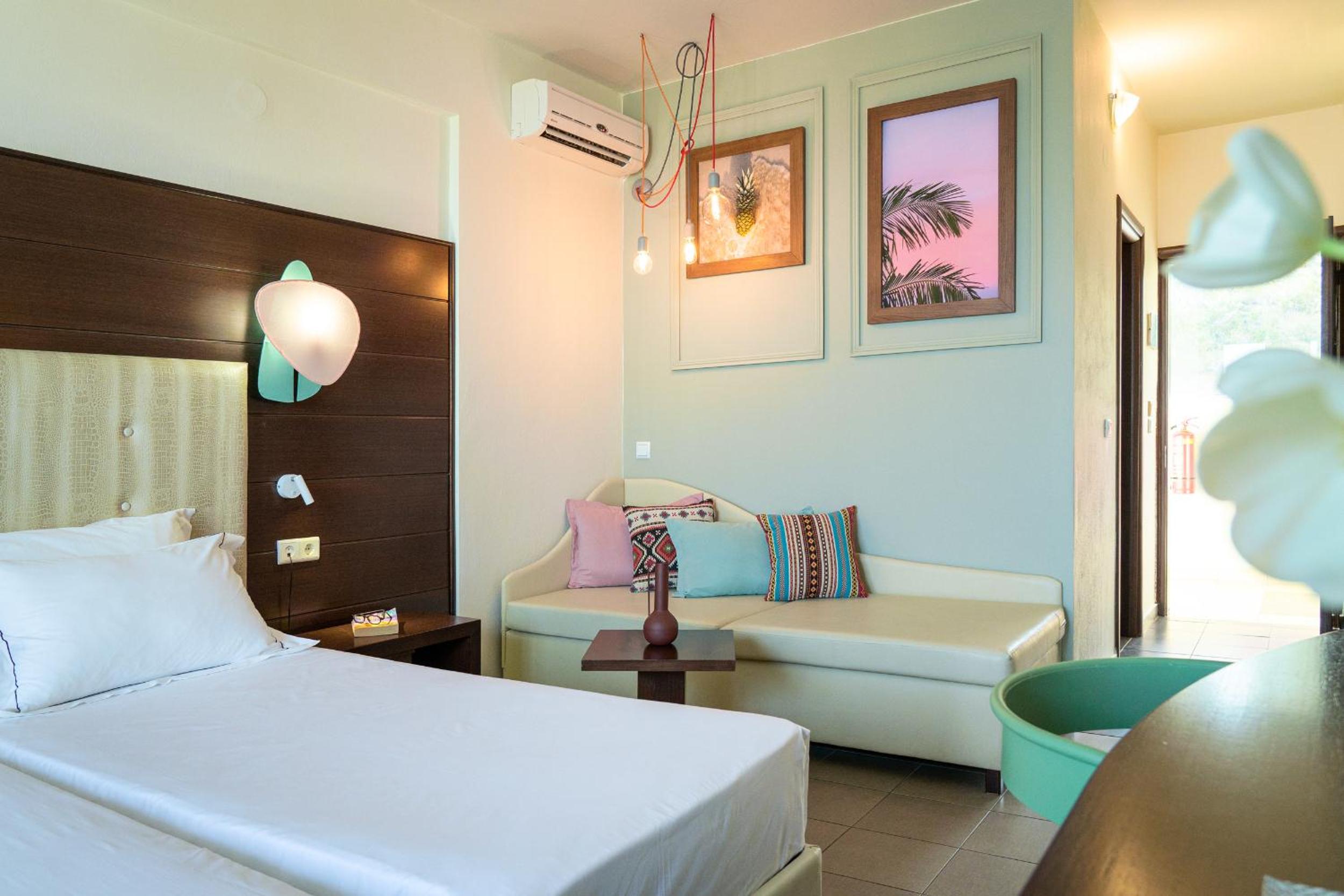 Double or Twin Room with Sea View