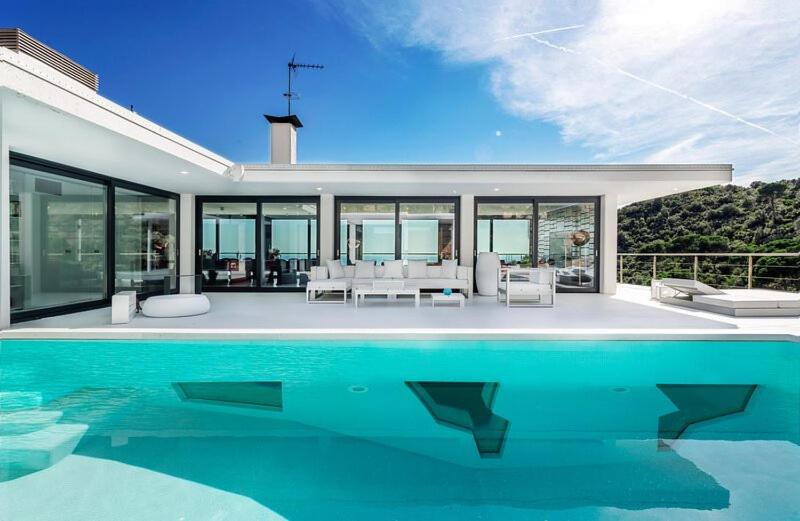Villa photo 2