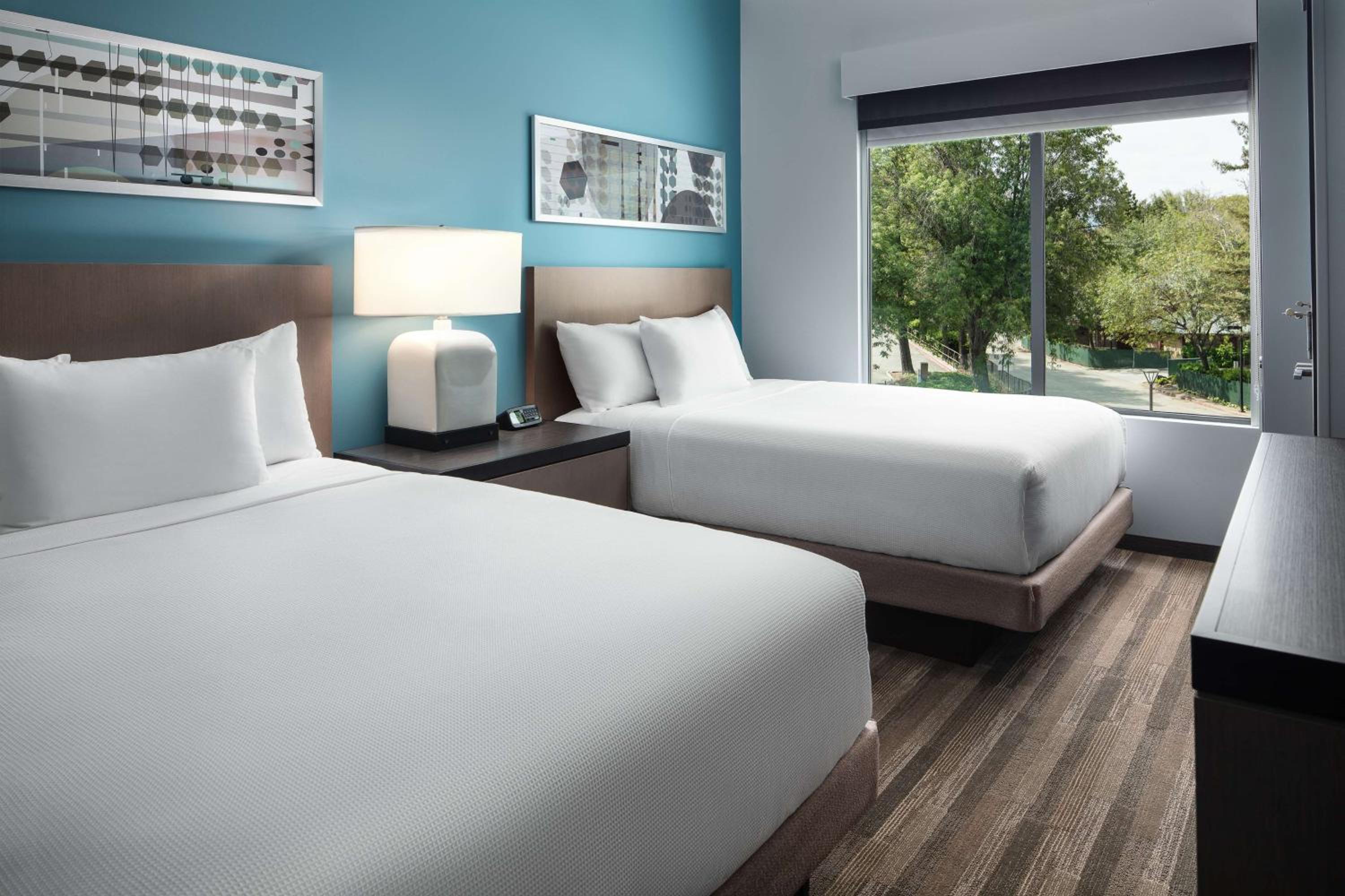 One-Bedroom Specialty Suite with Two Queen Beds, Kitchen and Accessible Tub photo 2