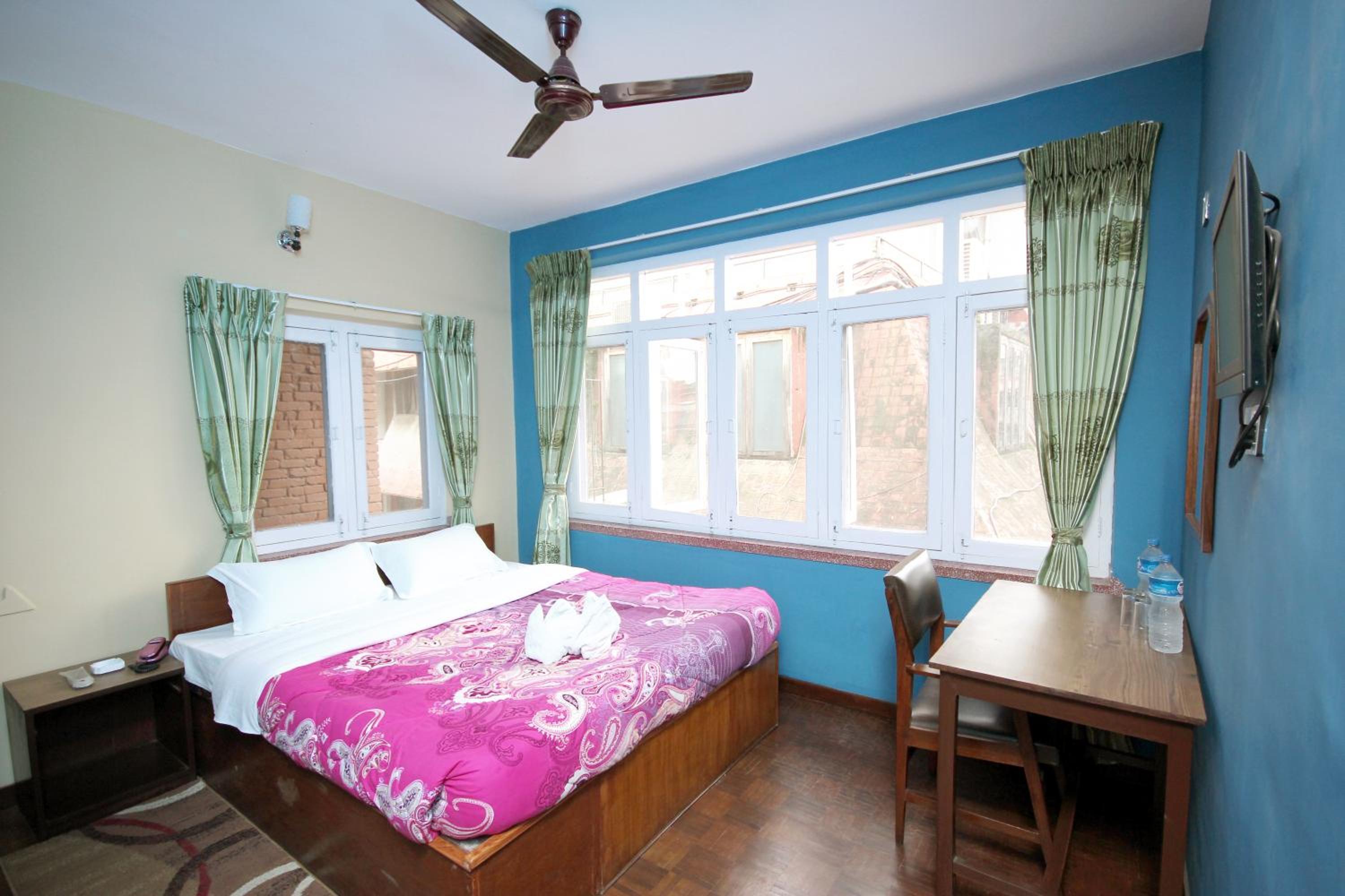 Standard Double or Twin Room - Photo 1