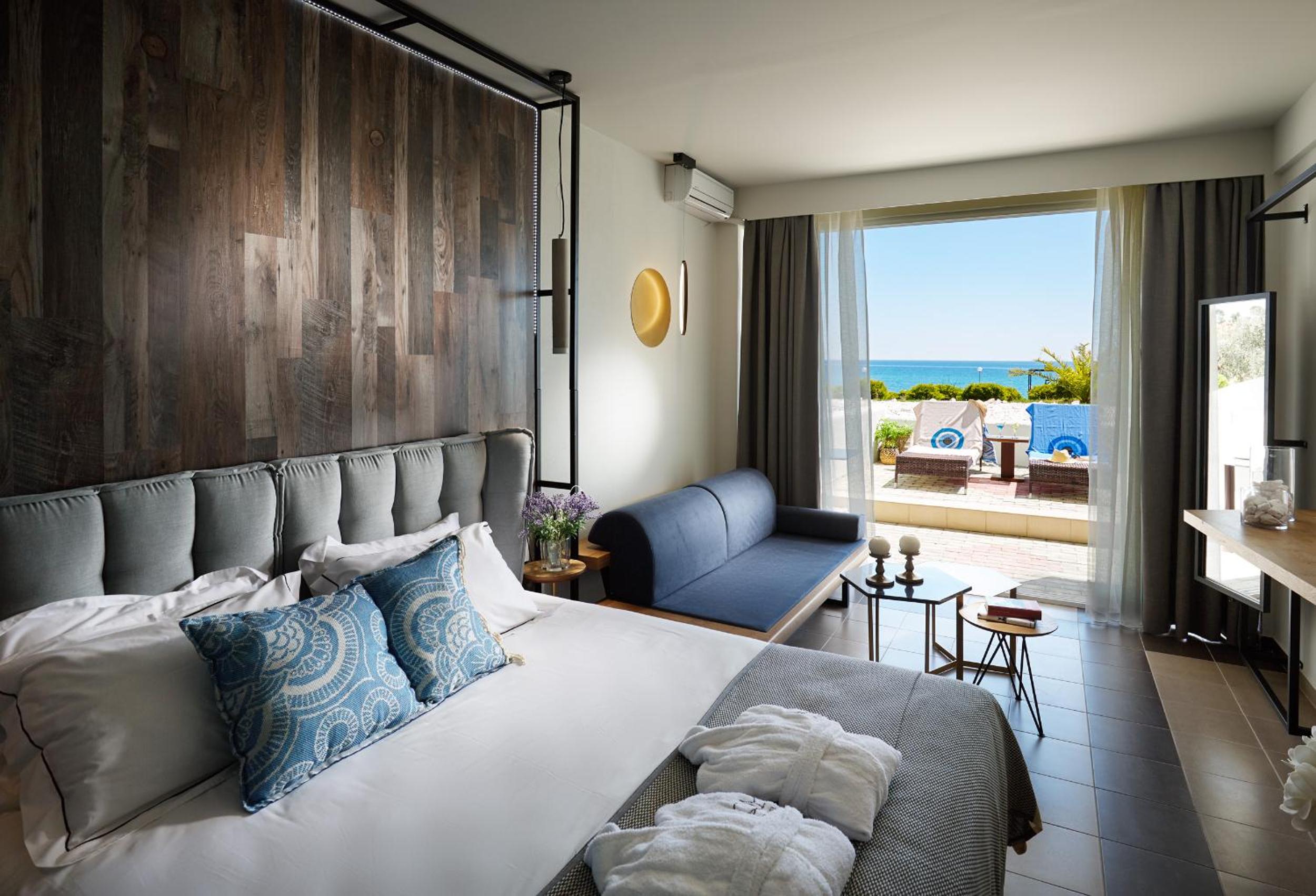 Suite with Sea View - Sharing Pool