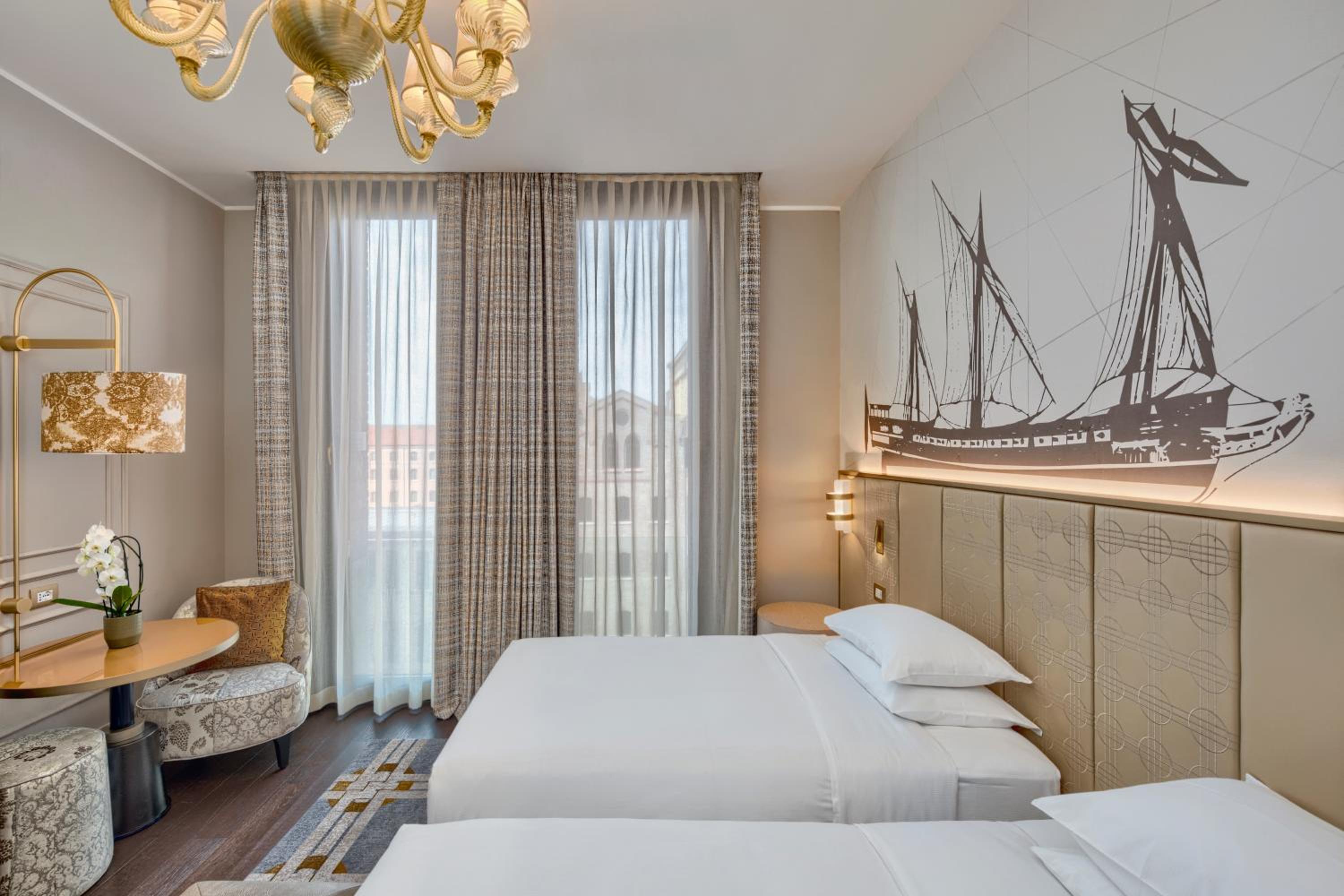 Deluxe Twin Room - Photo 7