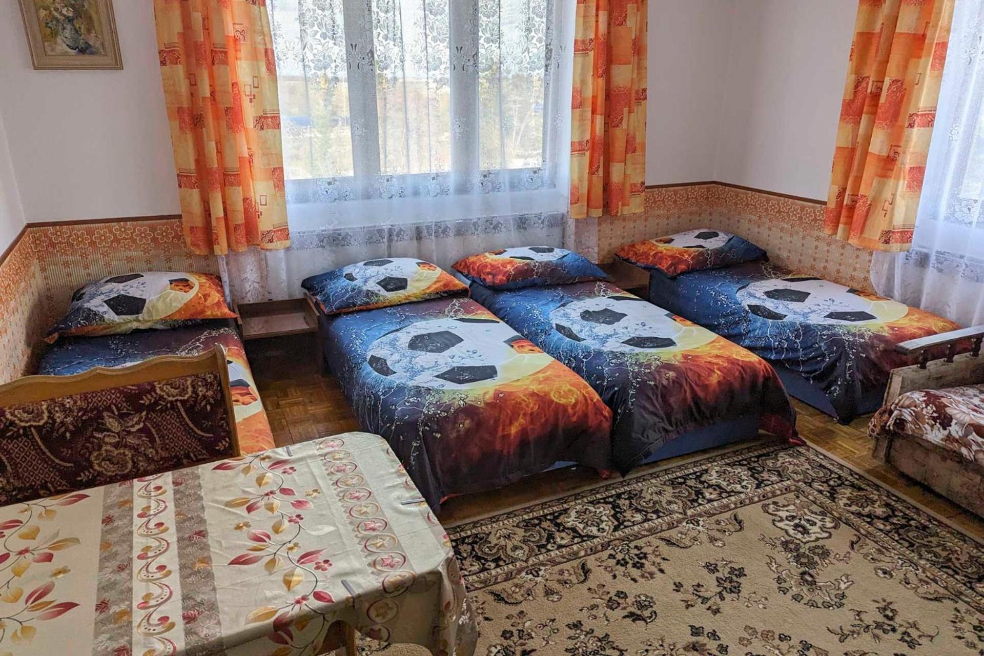 Quadruple Room with Shared Bathroom photo 1