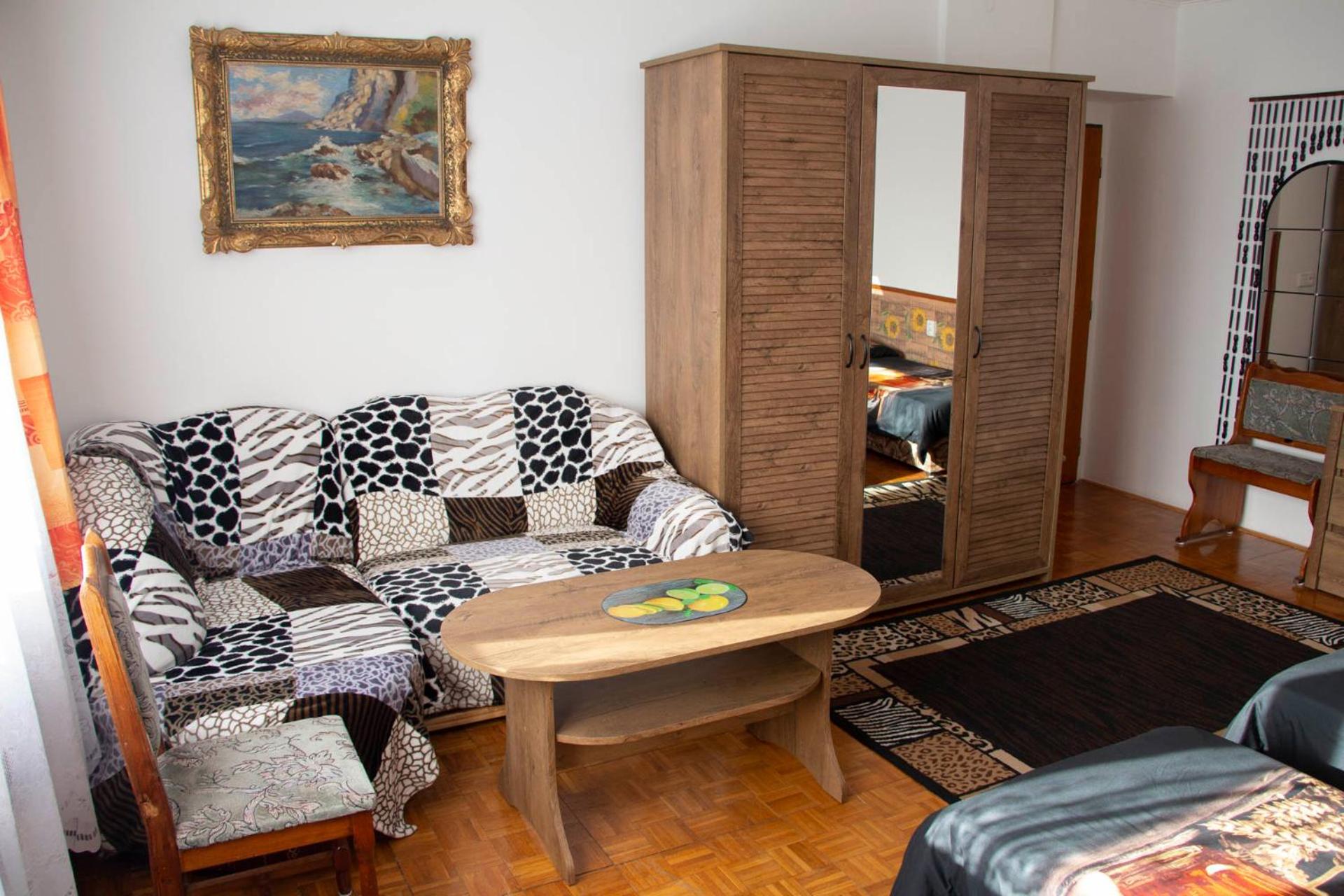 Quadruple Room with Shared Bathroom photo 3