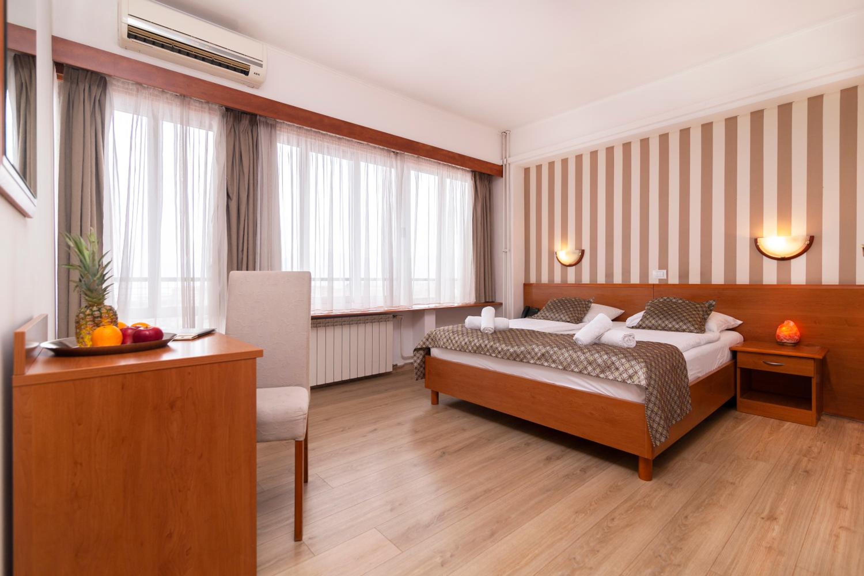 Superior Double or Twin Room - Photo 2