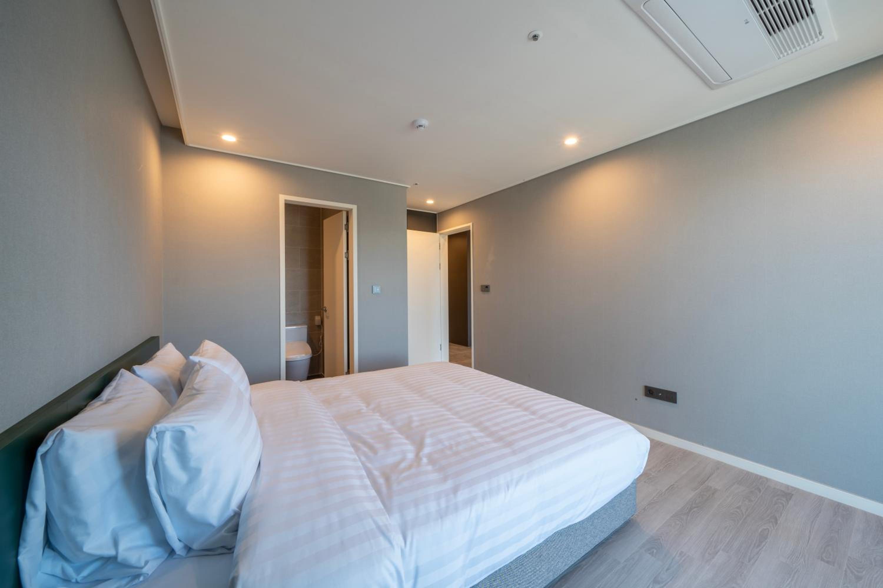 Two Room Deluxe Family - Photo 9