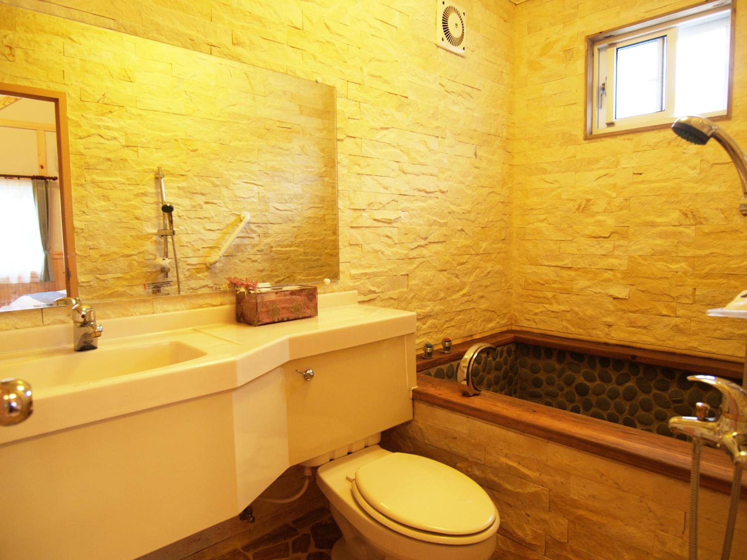 Quadruple Room with Mountain View - Photo 2