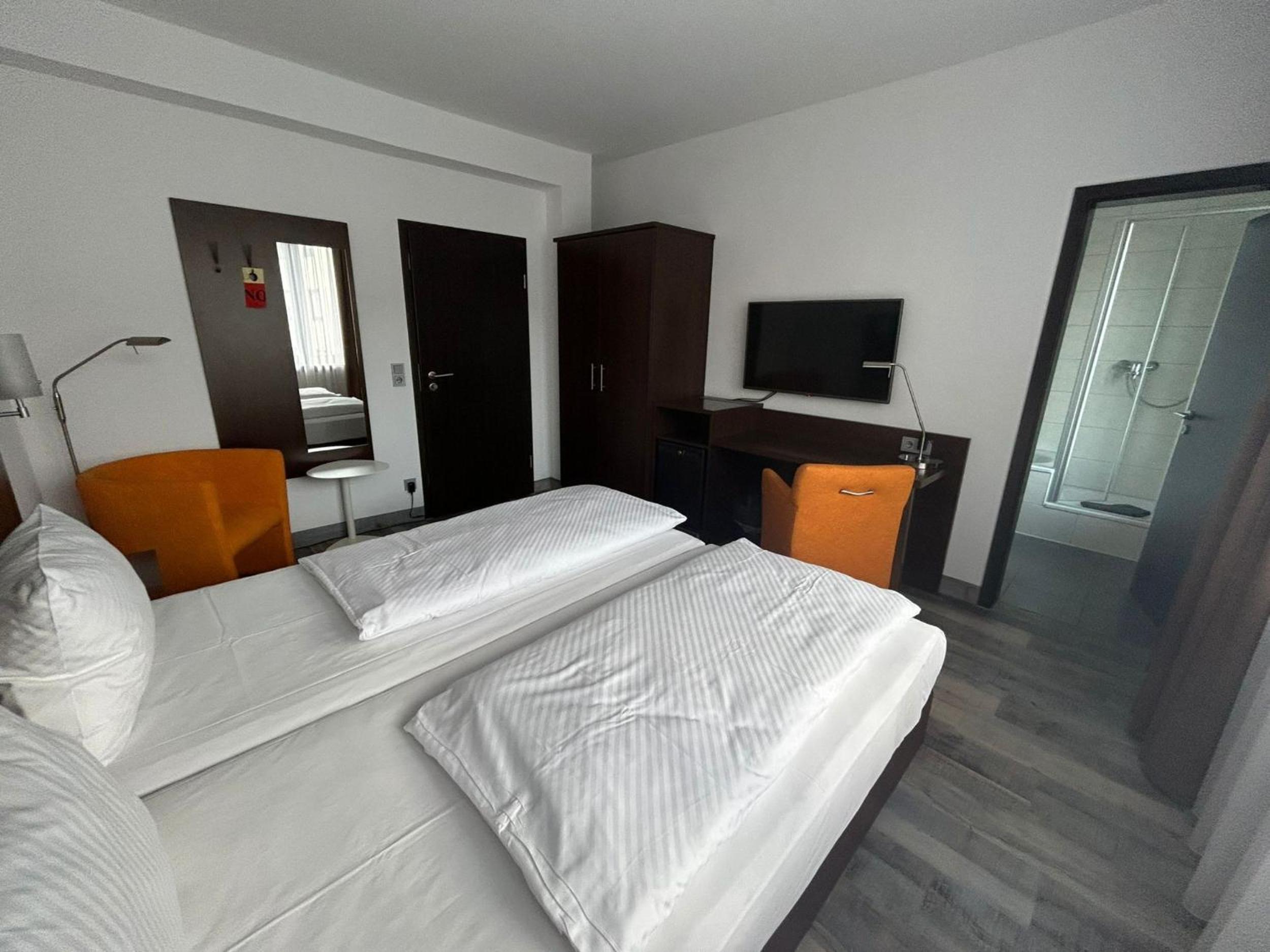 Double Room - Photo 14