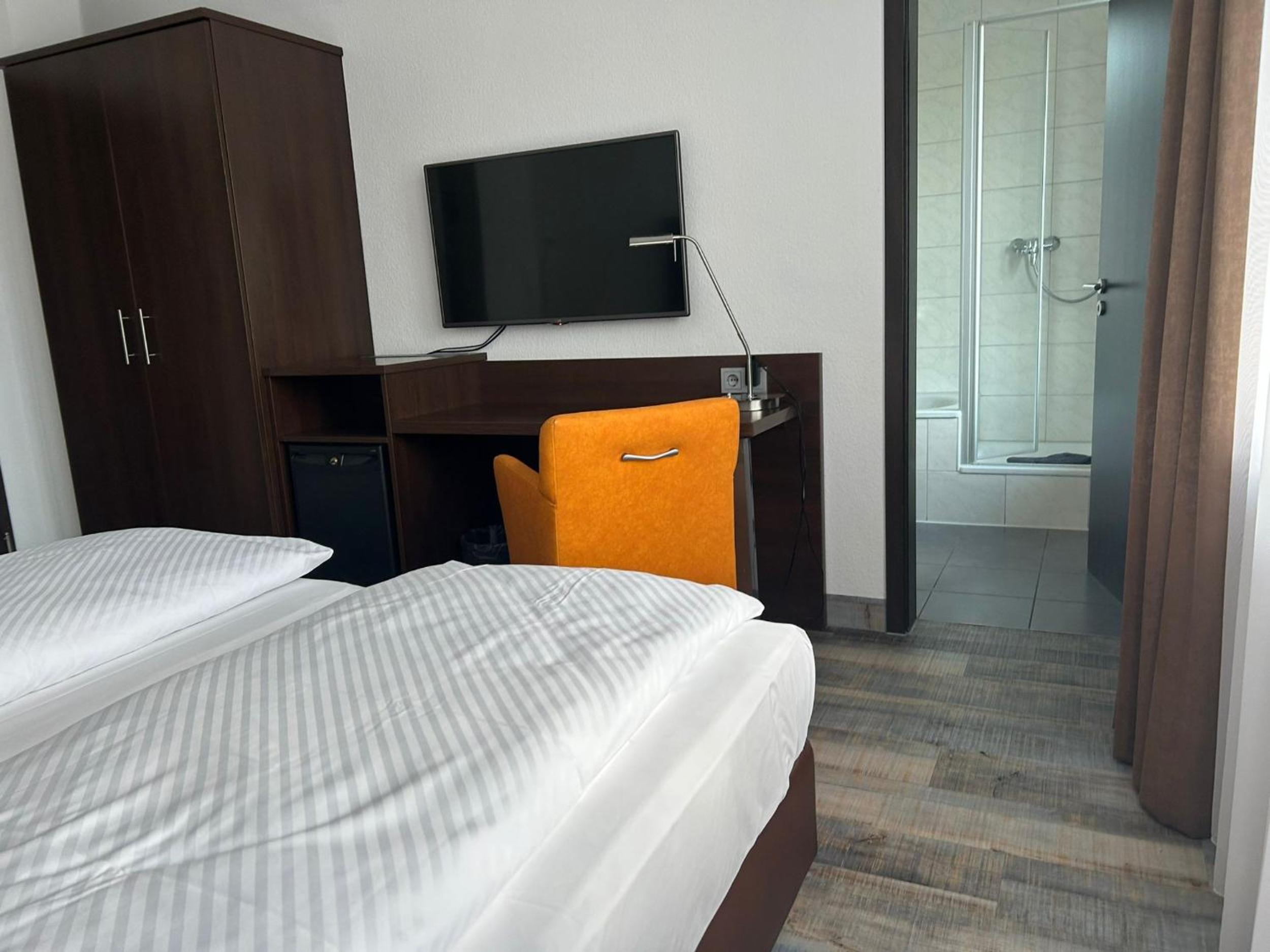 Double Room - Photo 15